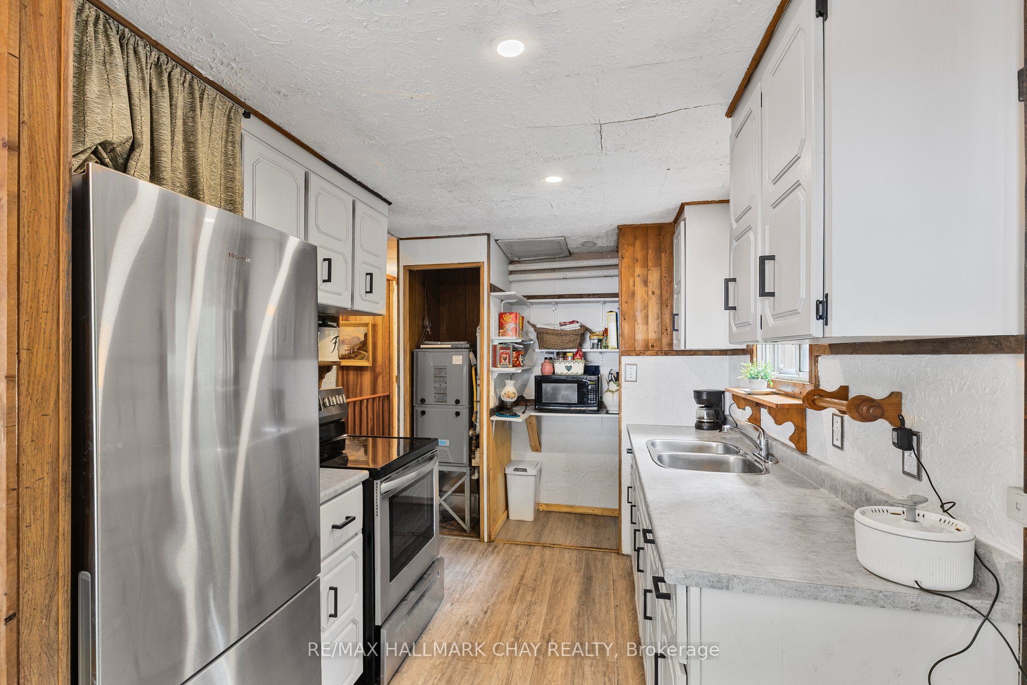 1465 Falkenburg Road Property Photo 11