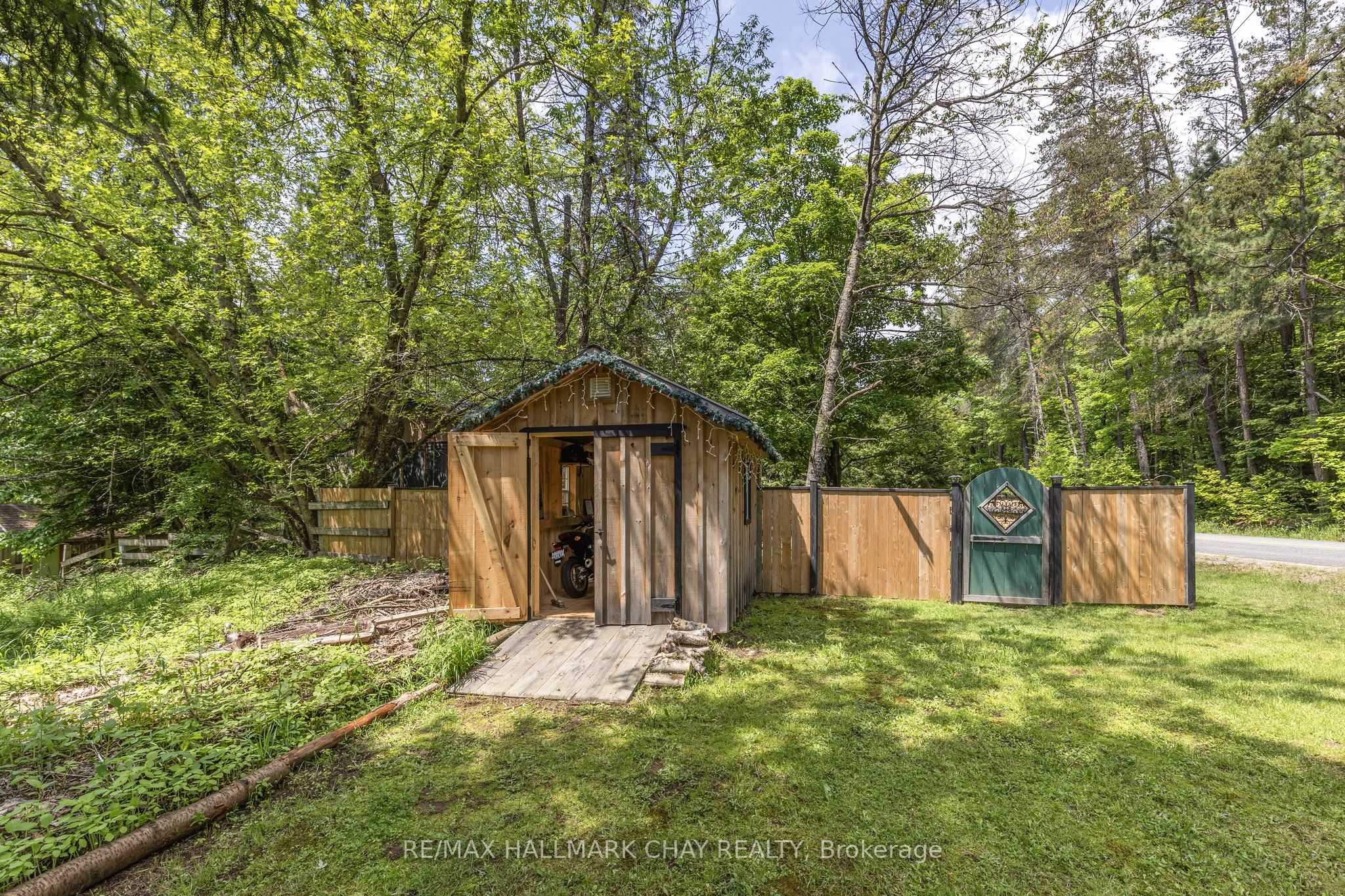 1465 Falkenburg Road Property Photo 21