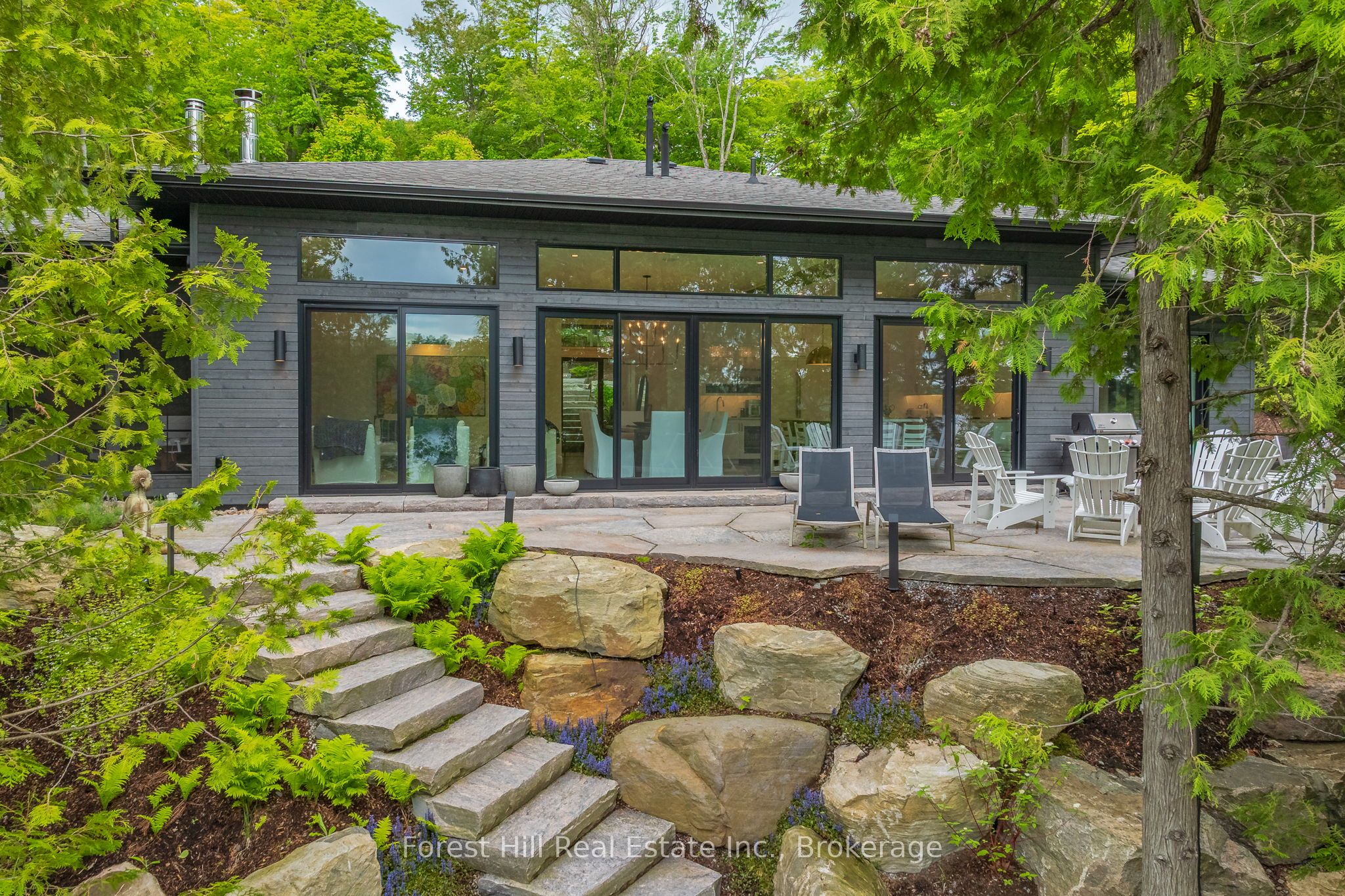 1100 Captains Ln Property Photo 1