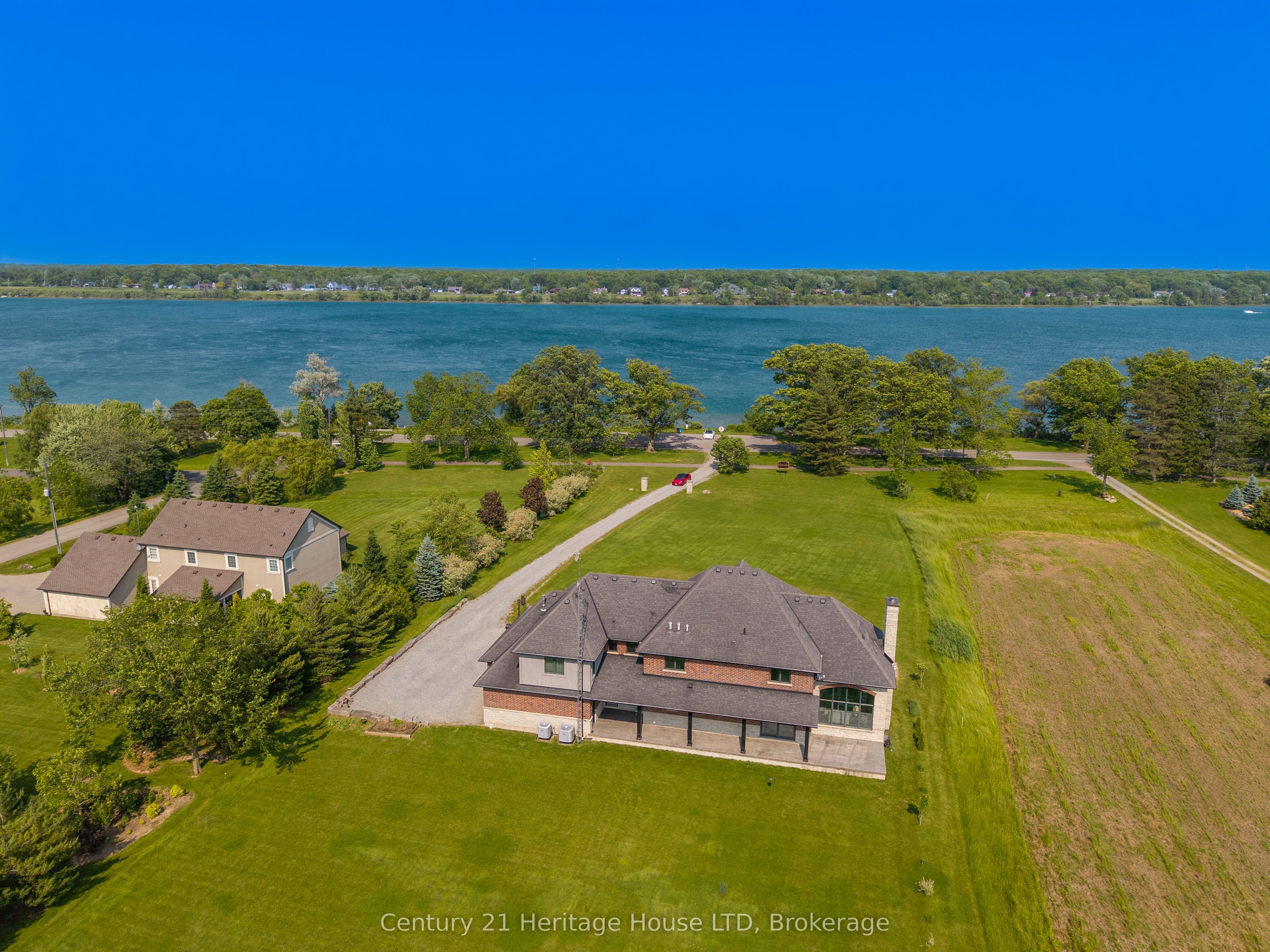 12679 Niagara Parkway Property Photo 2