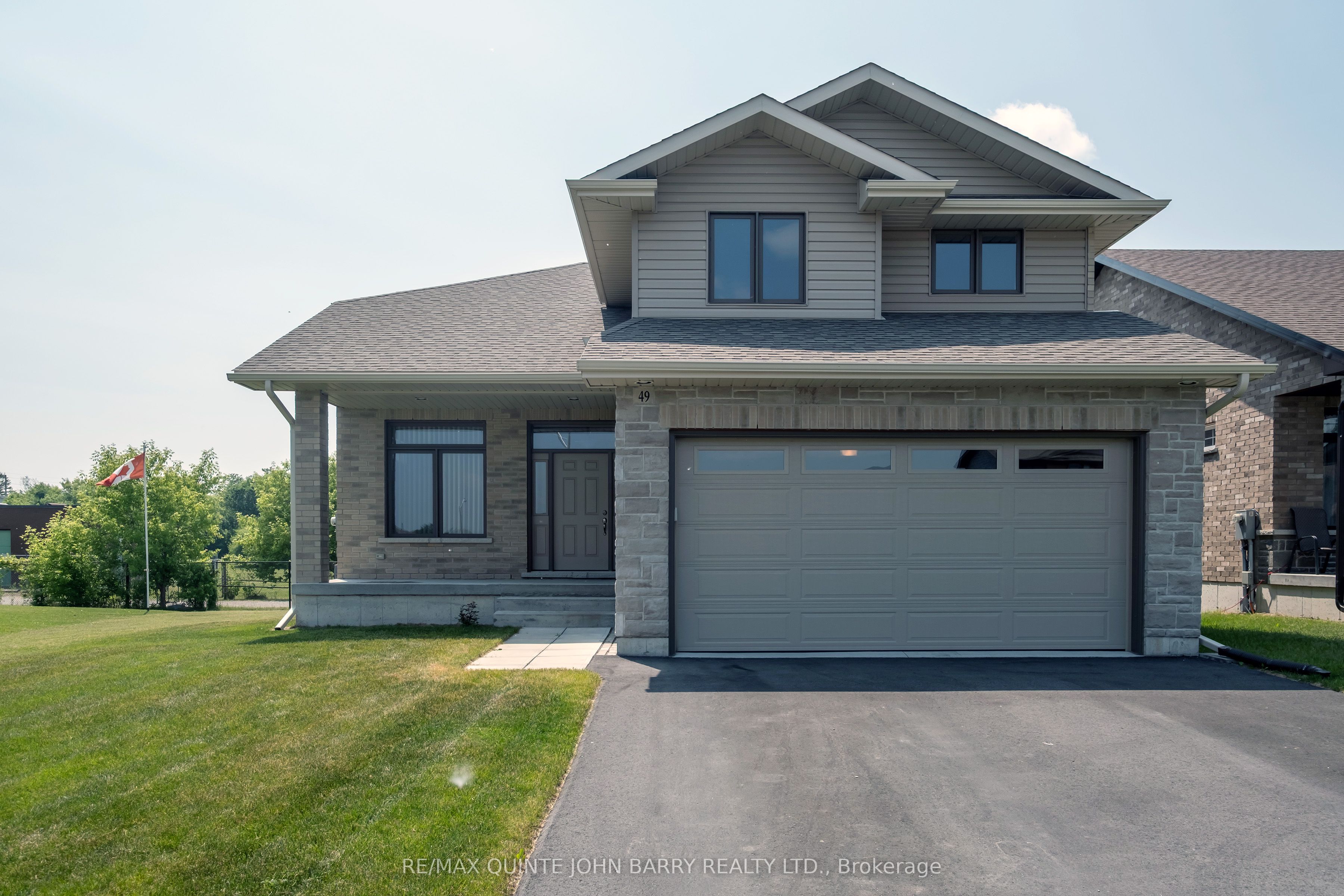 49 Lanark Drive Property Photo 1