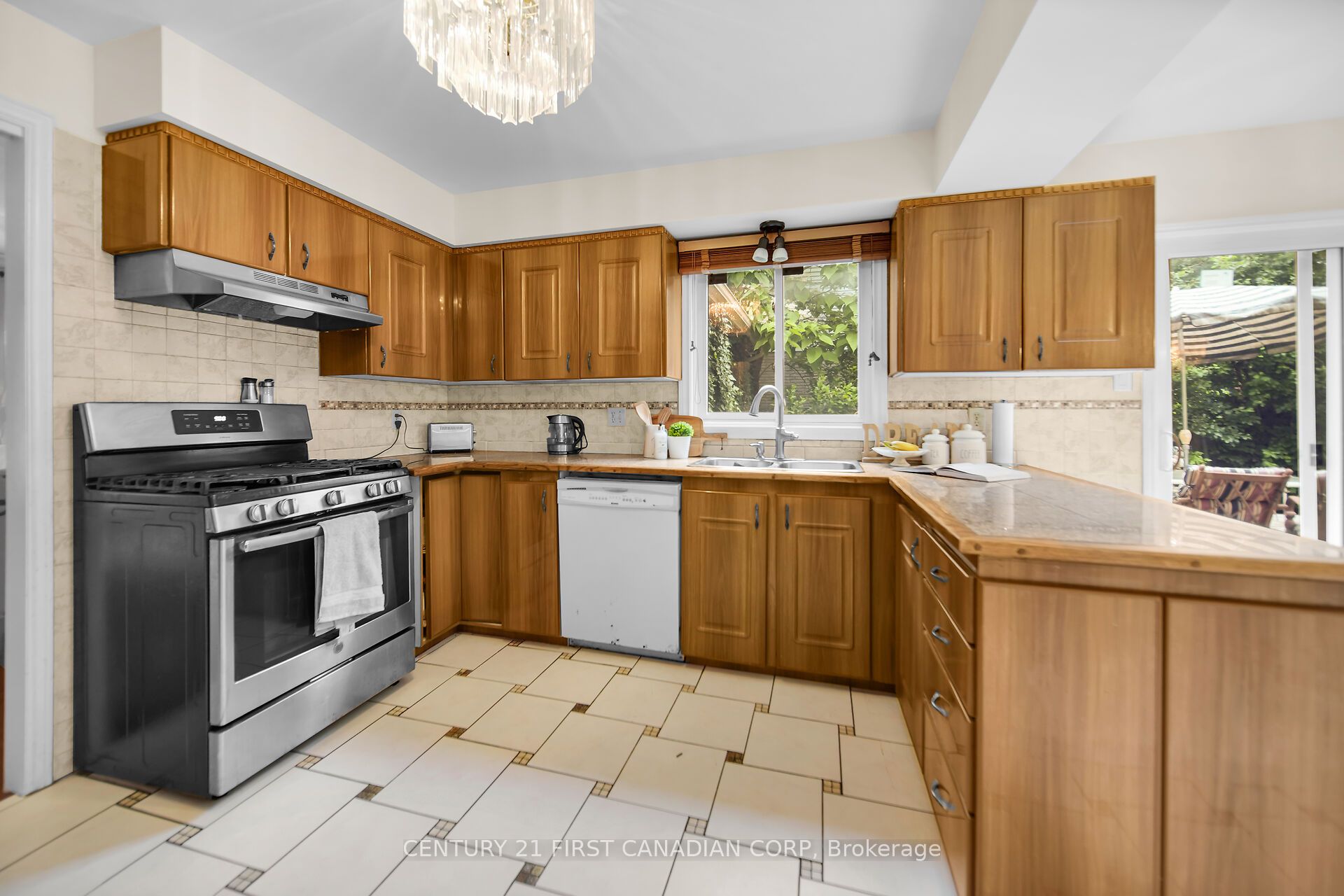 66 Nanette Drive N Property Photo 15