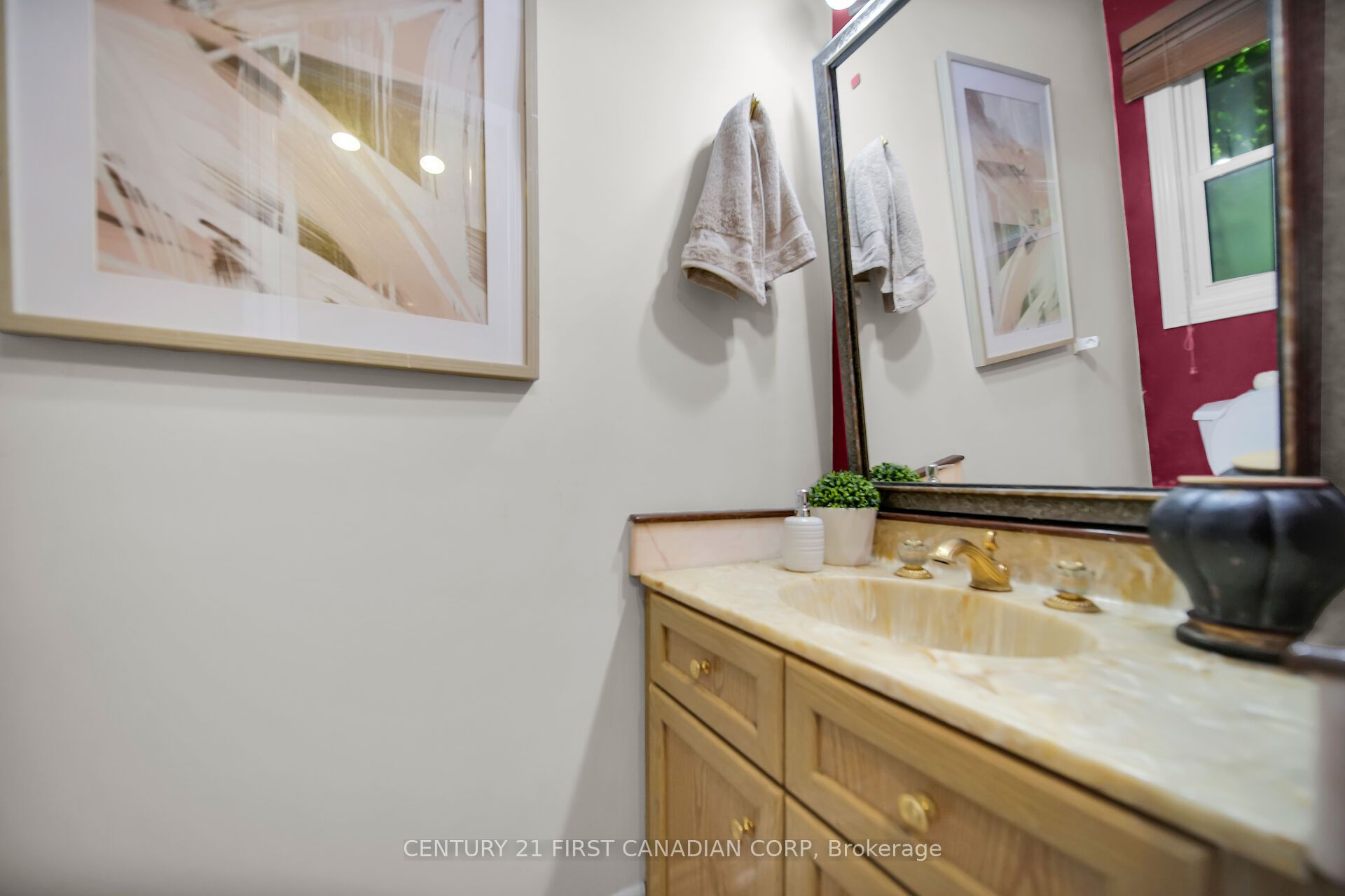 66 Nanette Drive N Property Photo 26