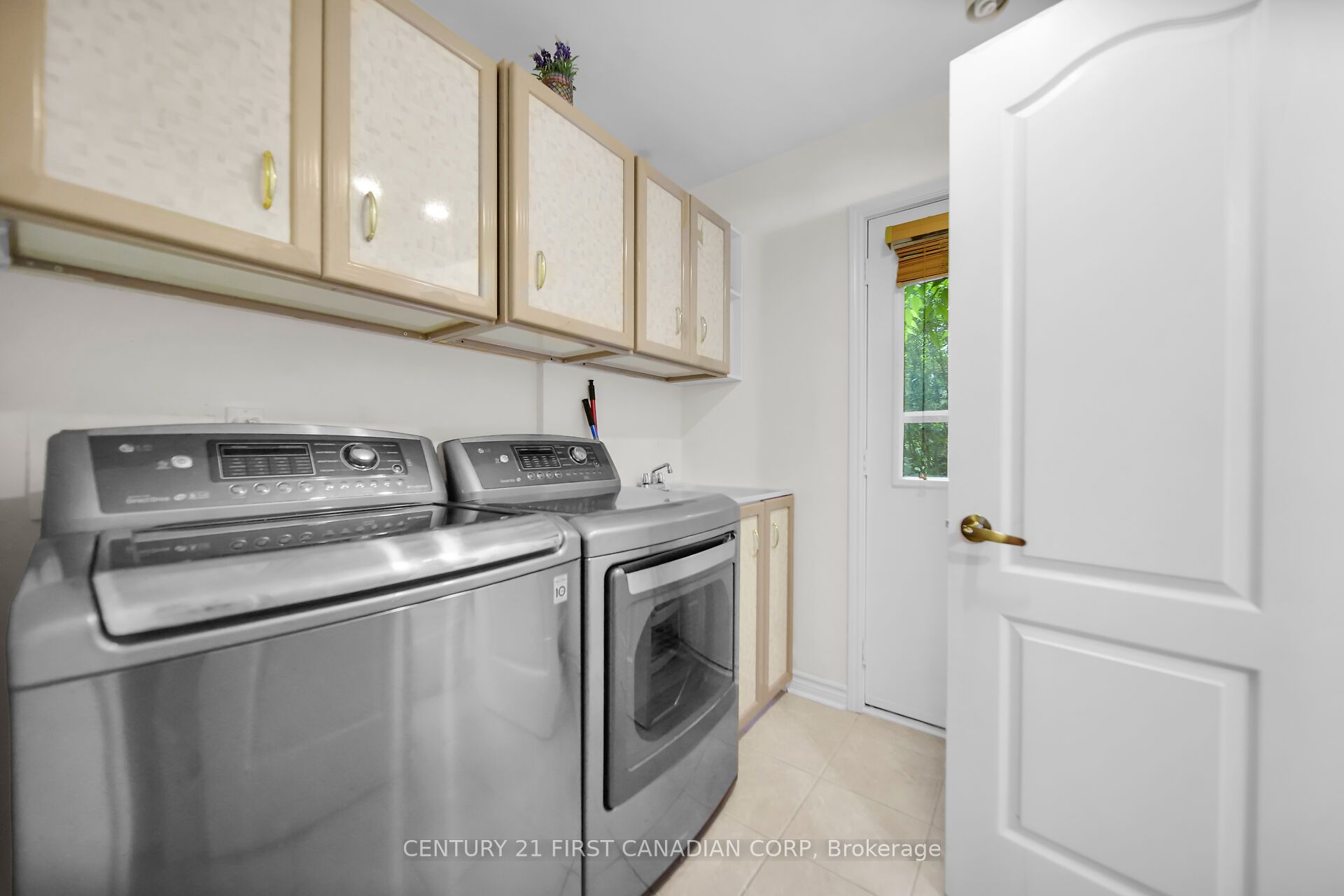 66 Nanette Drive N Property Photo 30