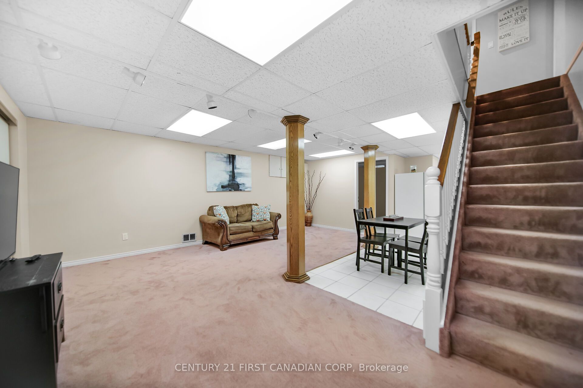 66 Nanette Drive N Property Photo 32