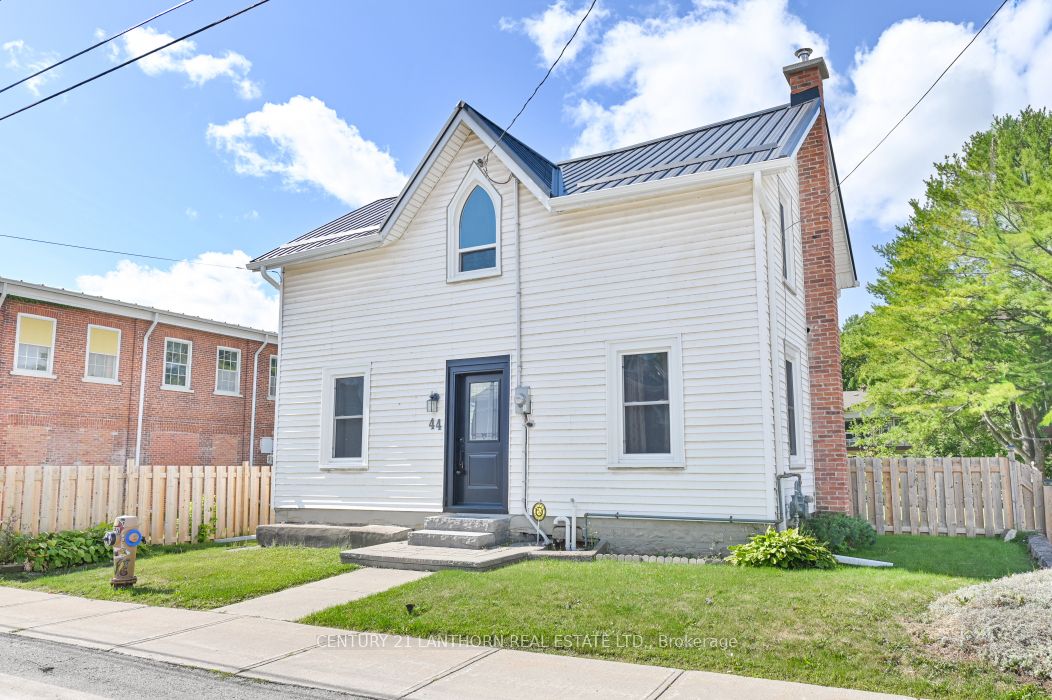 44 Metcalf Street Property Photo 1