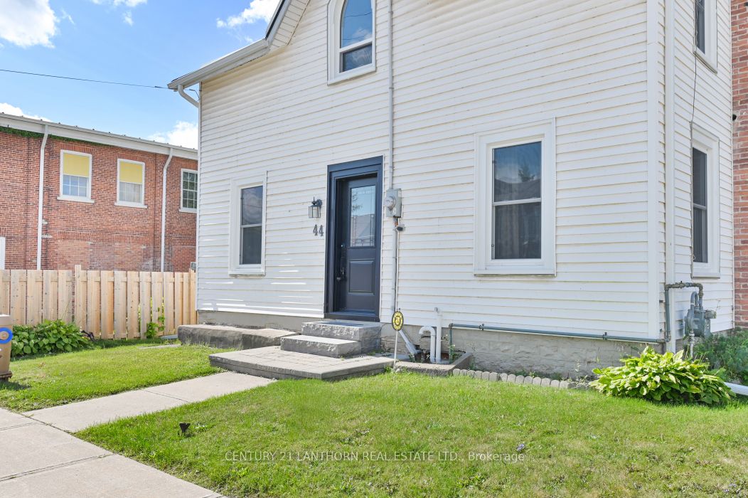 44 Metcalf Street Property Photo 5