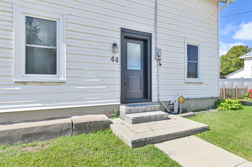 44 Metcalf Street Property Photo 6