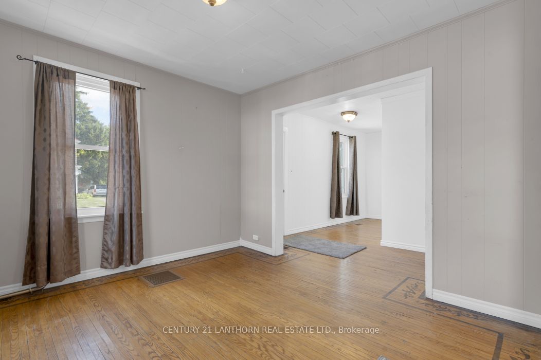 44 Metcalf Street Property Photo 11