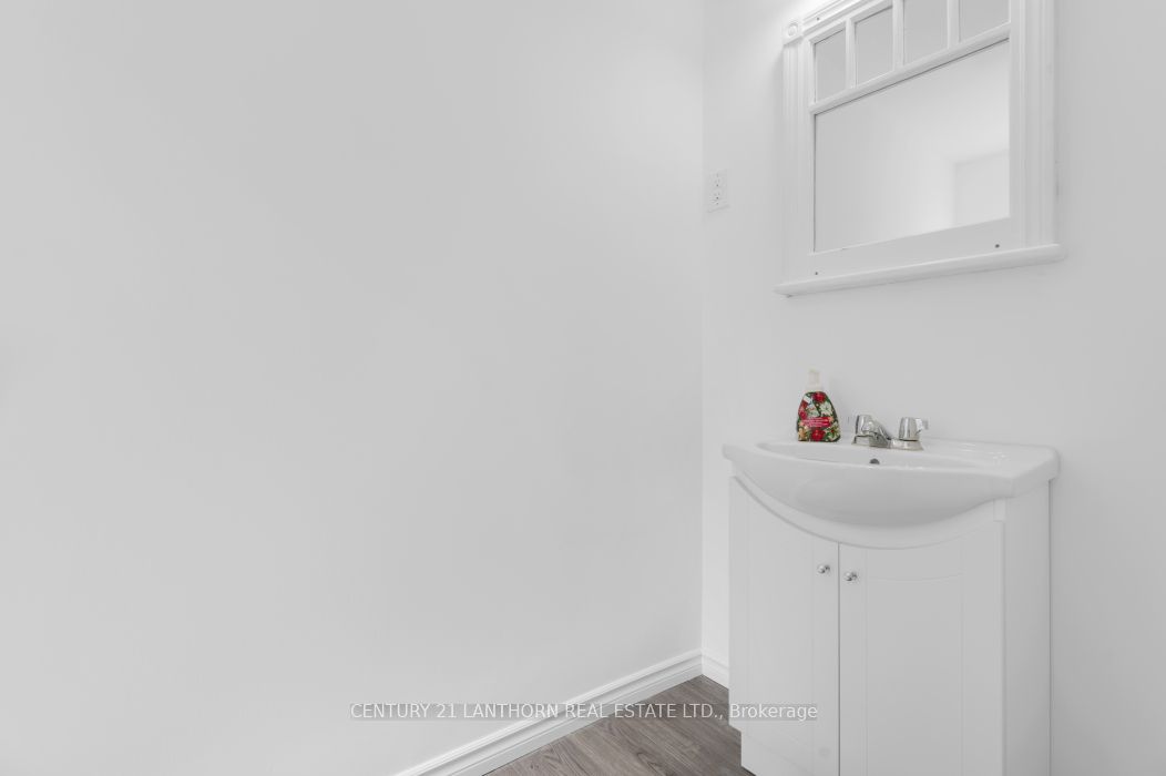 44 Metcalf Street Property Photo 14