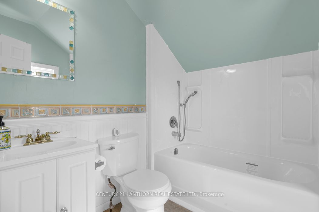 44 Metcalf Street Property Photo 21