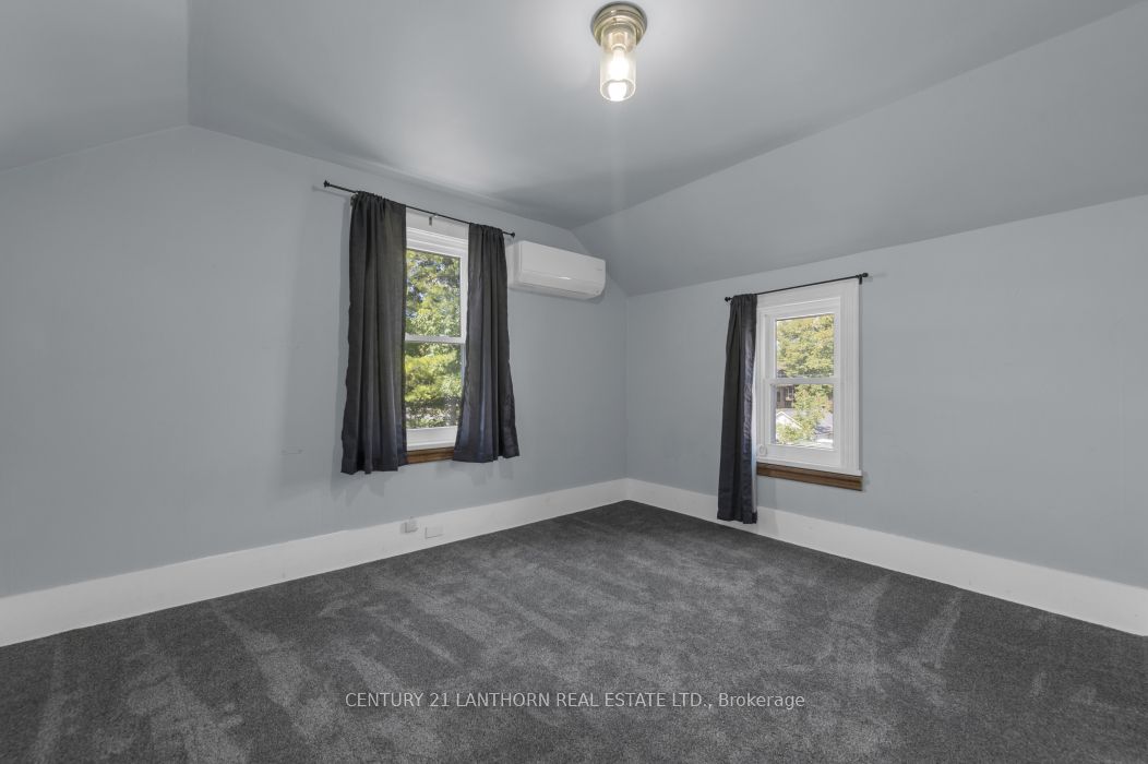 44 Metcalf Street Property Photo 25