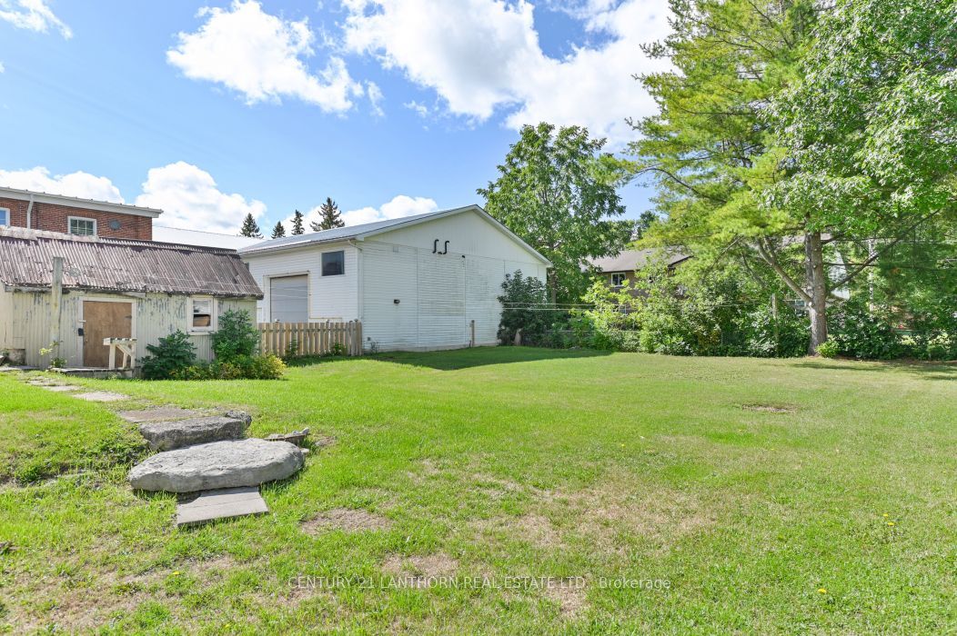 44 Metcalf Street Property Photo 30