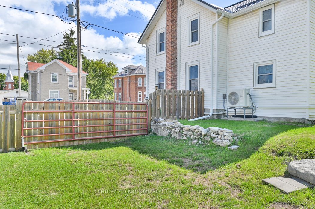 44 Metcalf Street Property Photo 31