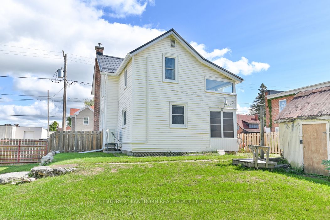 44 Metcalf Street Property Photo 33