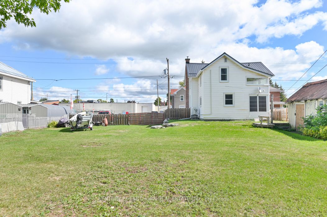 44 Metcalf Street Property Photo 34