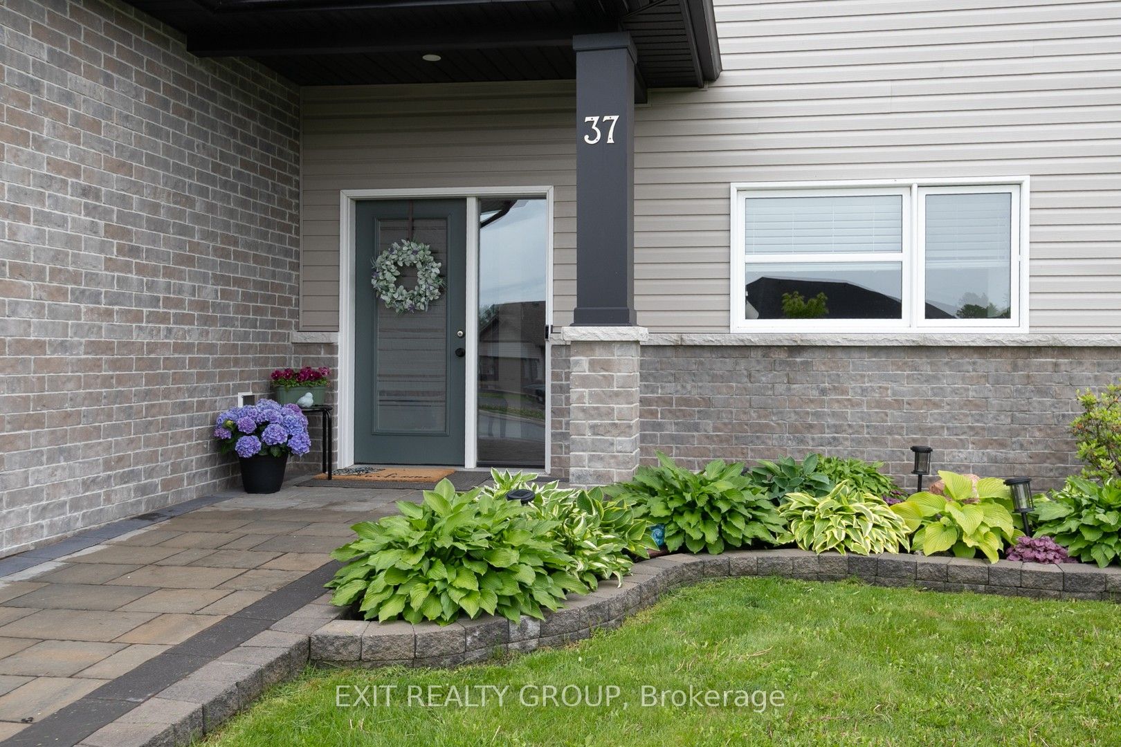 37 Caleb Crescent Property Photo 1
