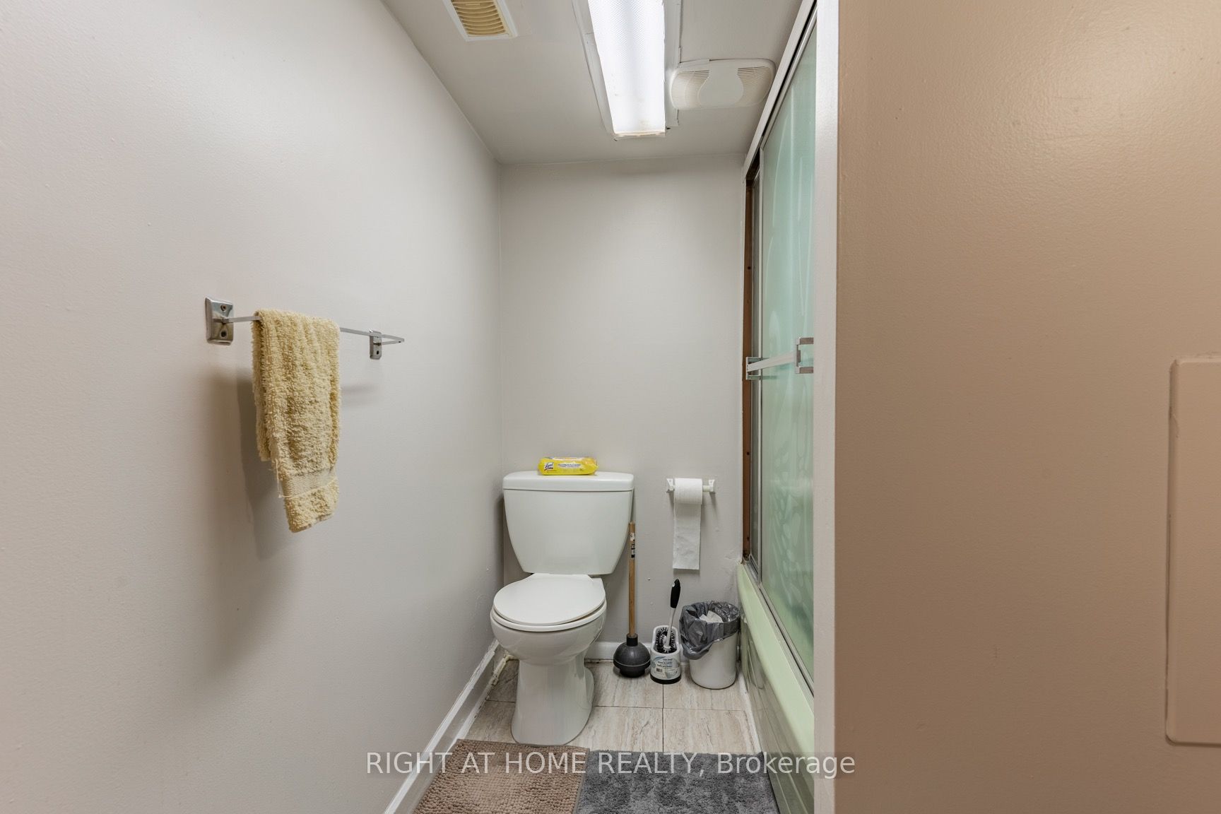 487 Cannon Street E Property Photo 14