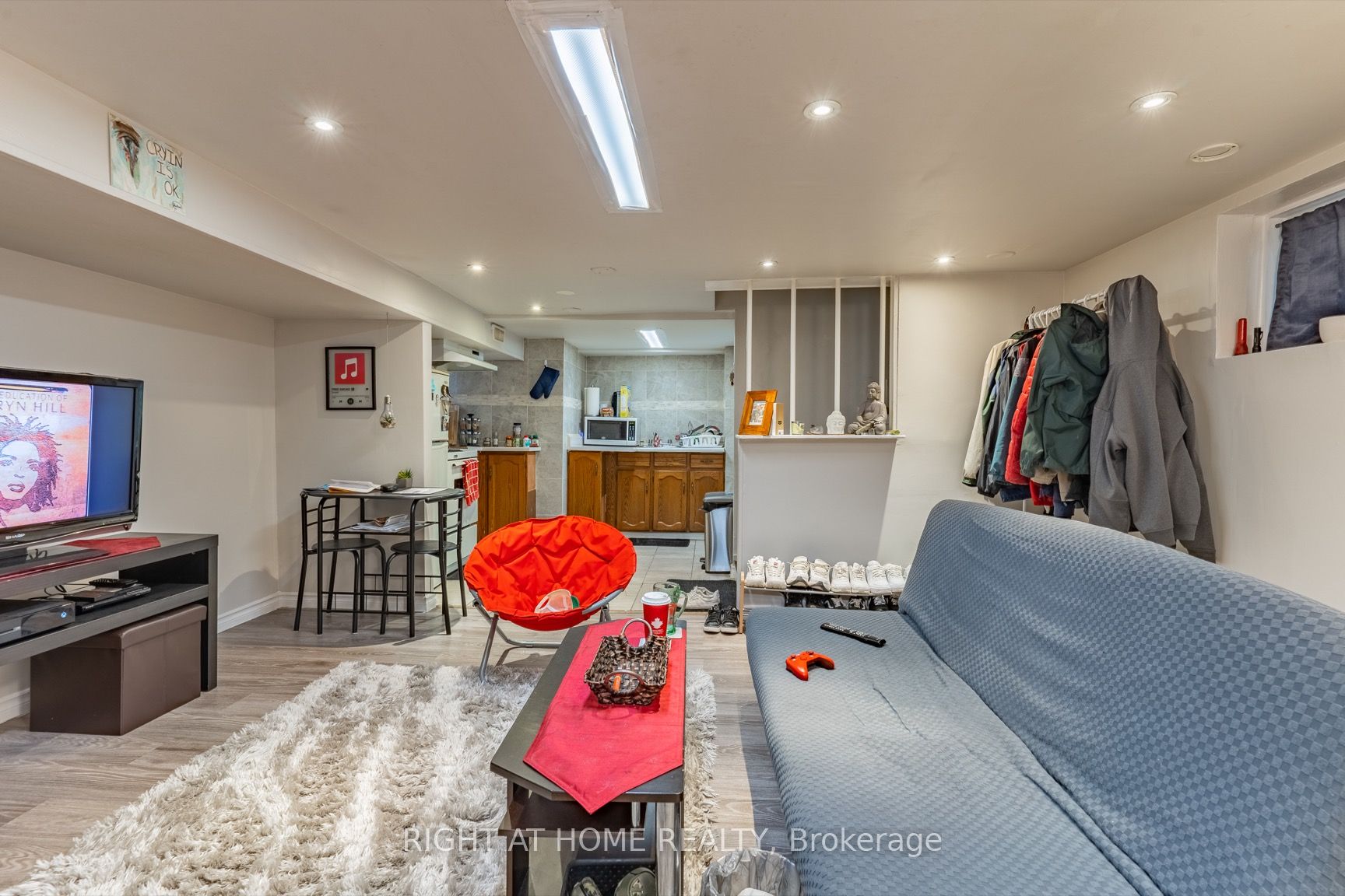 487 Cannon Street E Property Photo 15