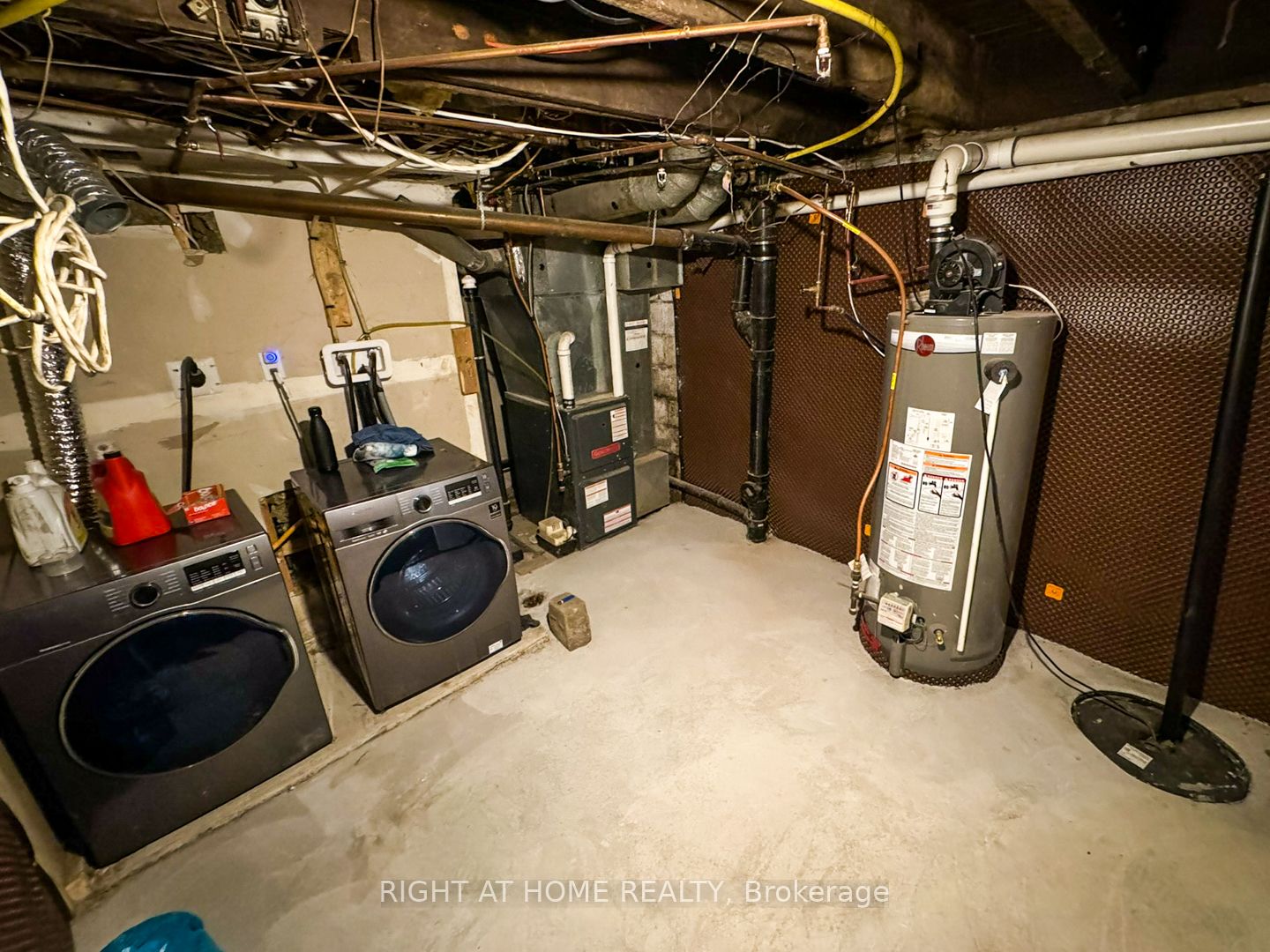 487 Cannon Street E Property Photo 18