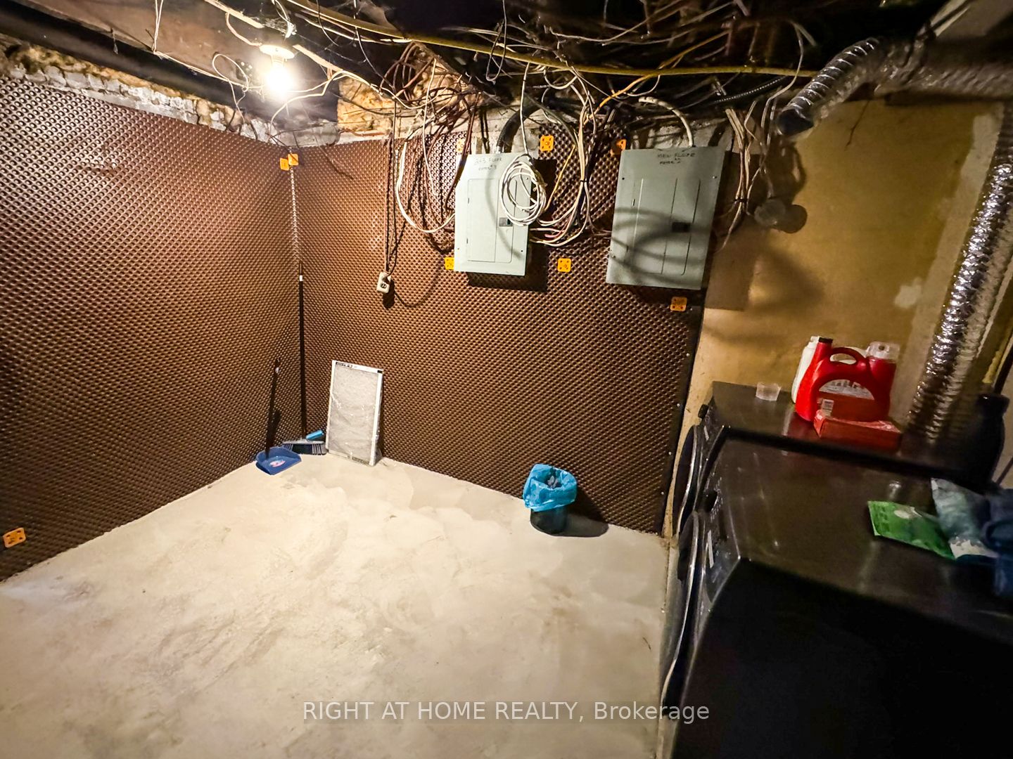 487 Cannon Street E Property Photo 19