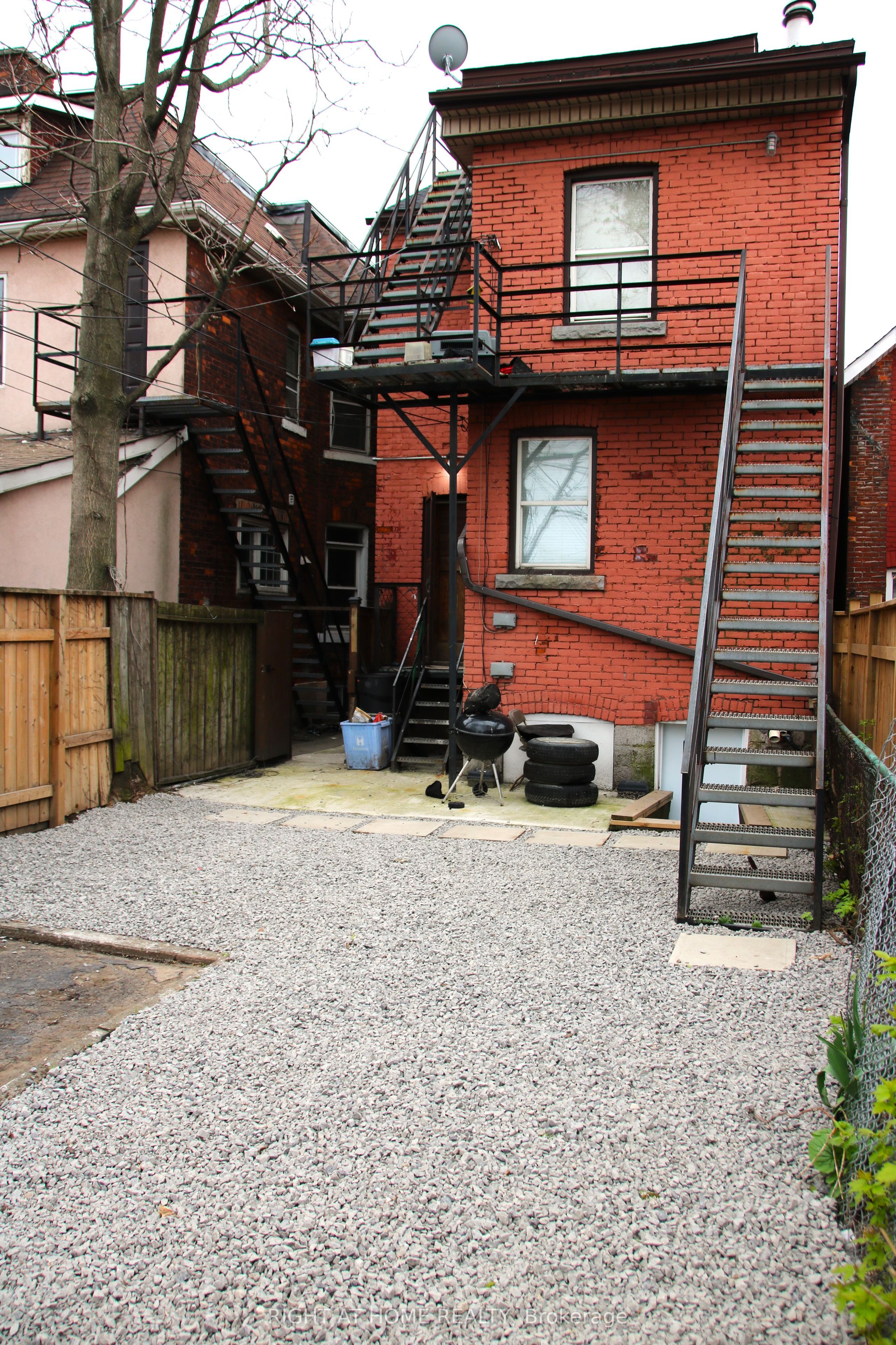 487 Cannon Street E Property Photo 20