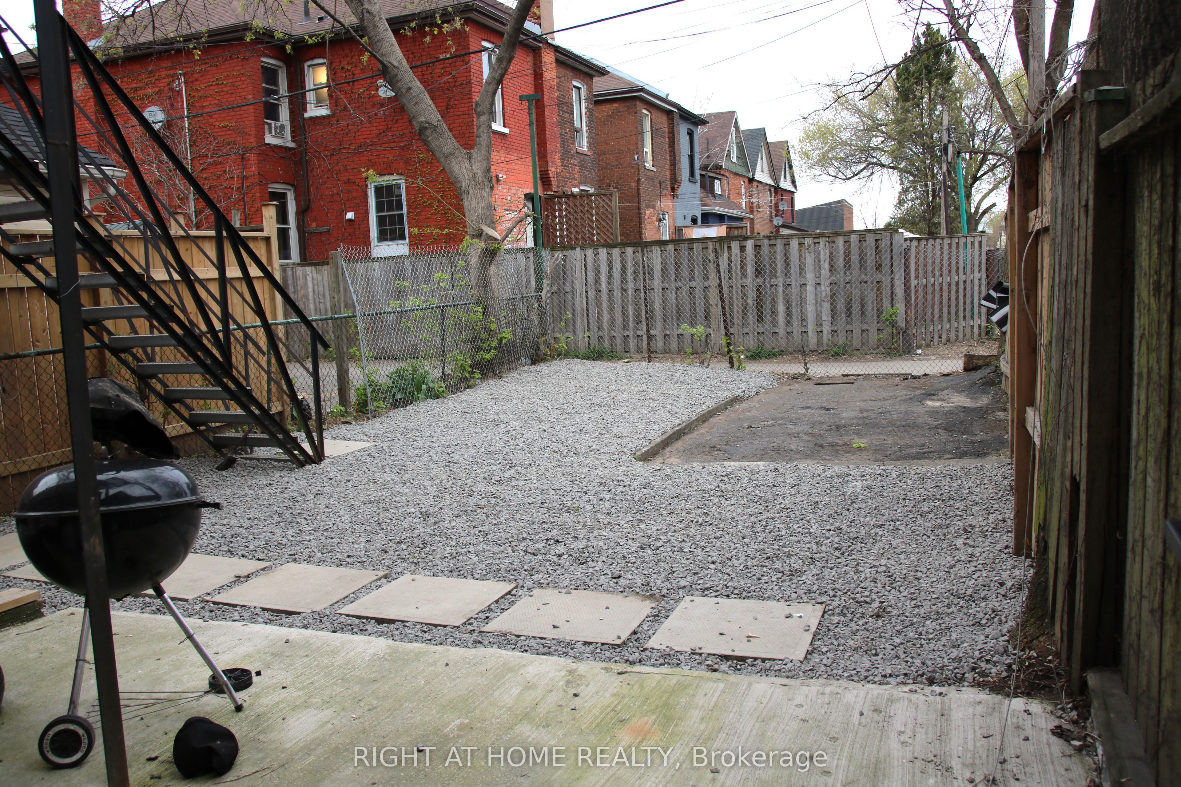 487 Cannon Street E Property Photo 21