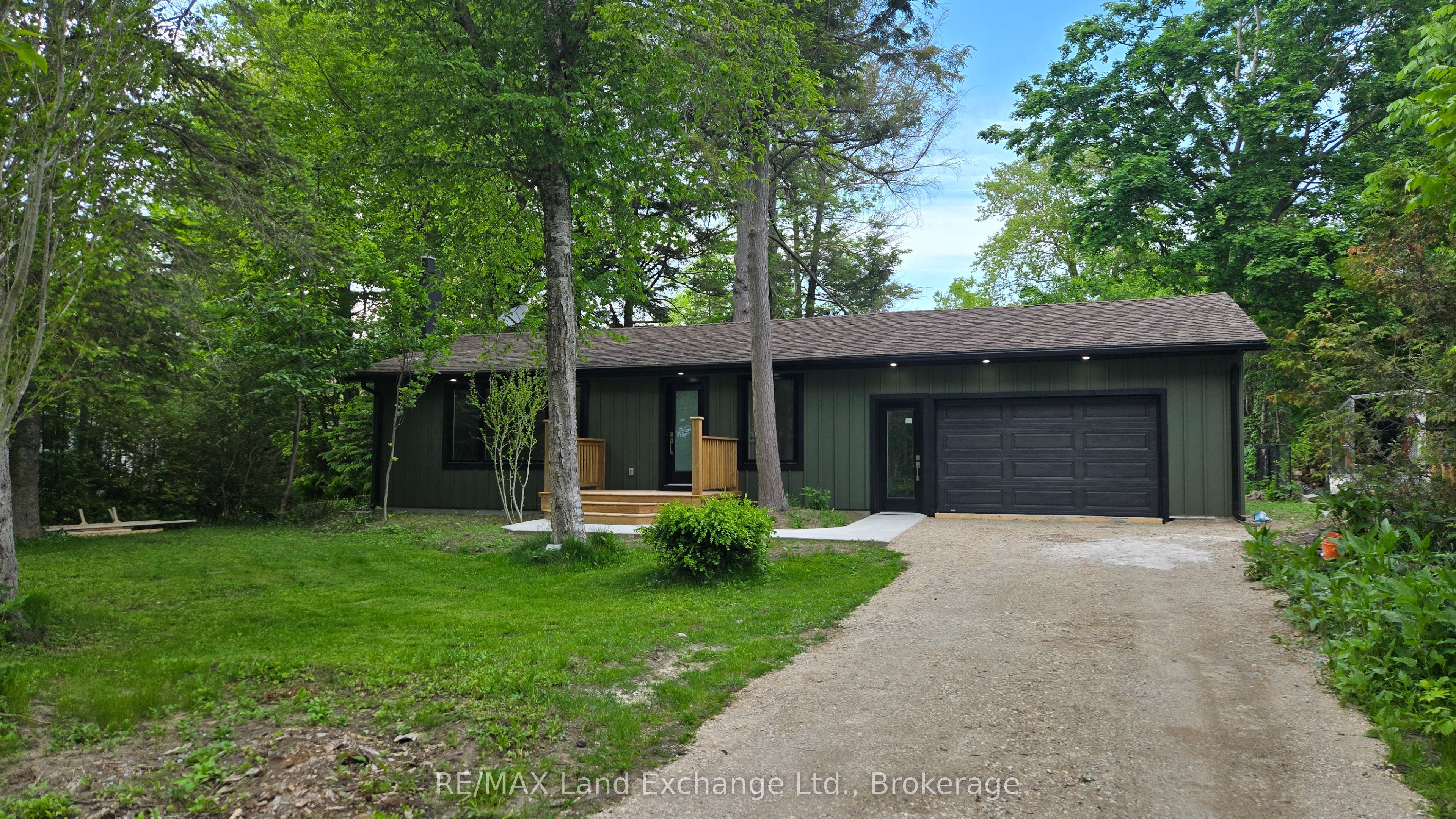 325 Ojibwa Trail Property Photo 1