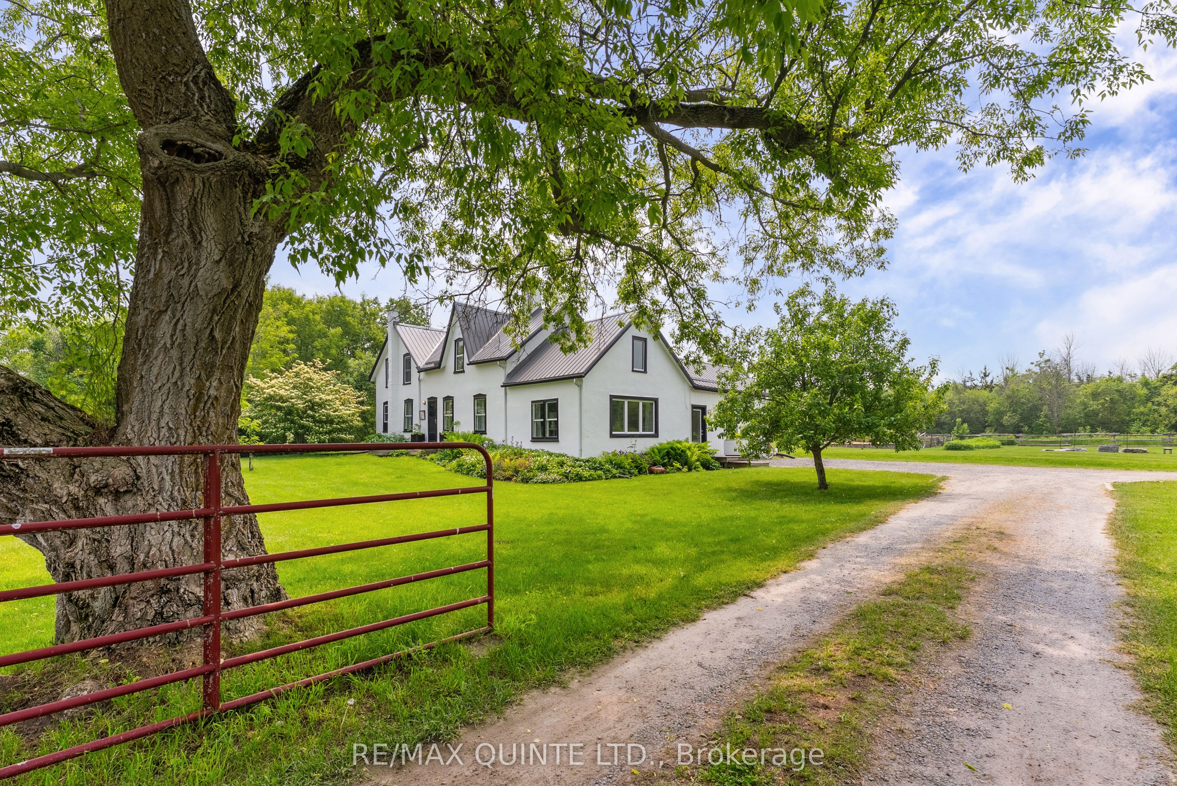 891 Chase Road Property Photo 1