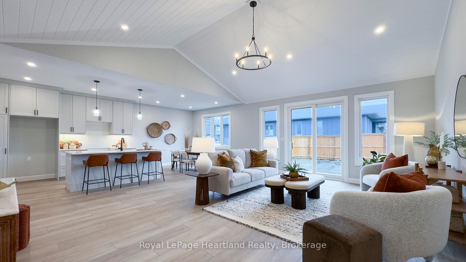 455 Woodridge Drive Property Photo 8