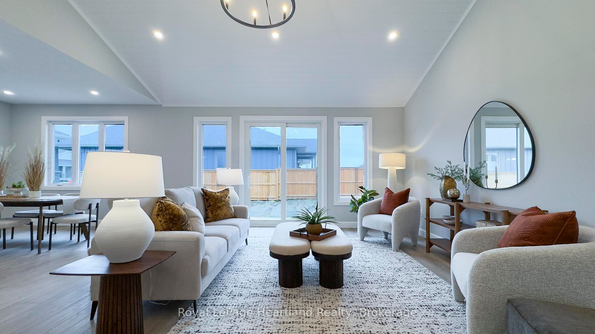 455 Woodridge Drive Property Photo 9