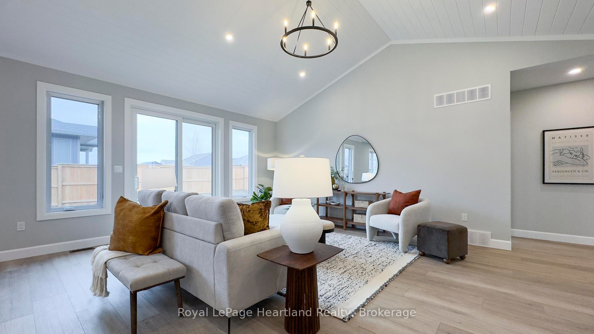 455 Woodridge Drive Property Photo 10