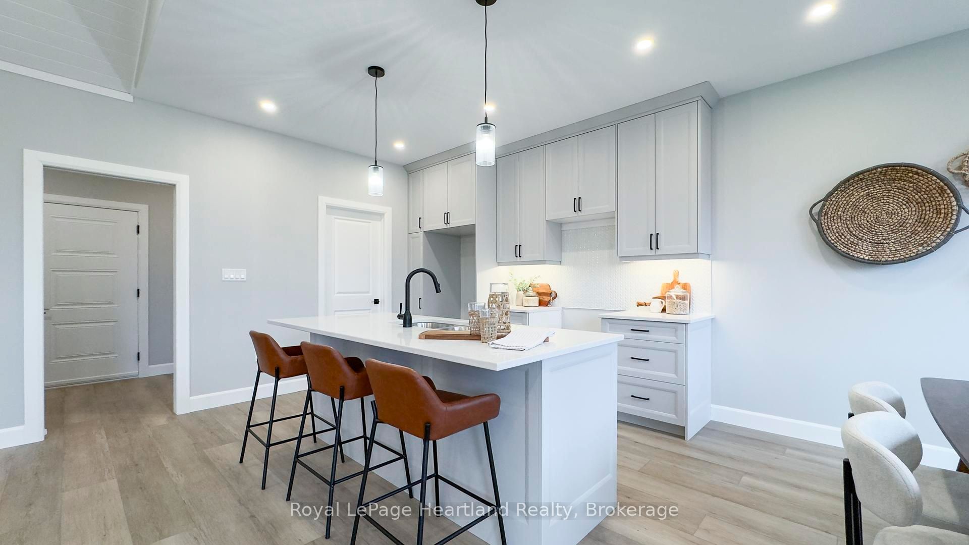 455 Woodridge Drive Property Photo 17