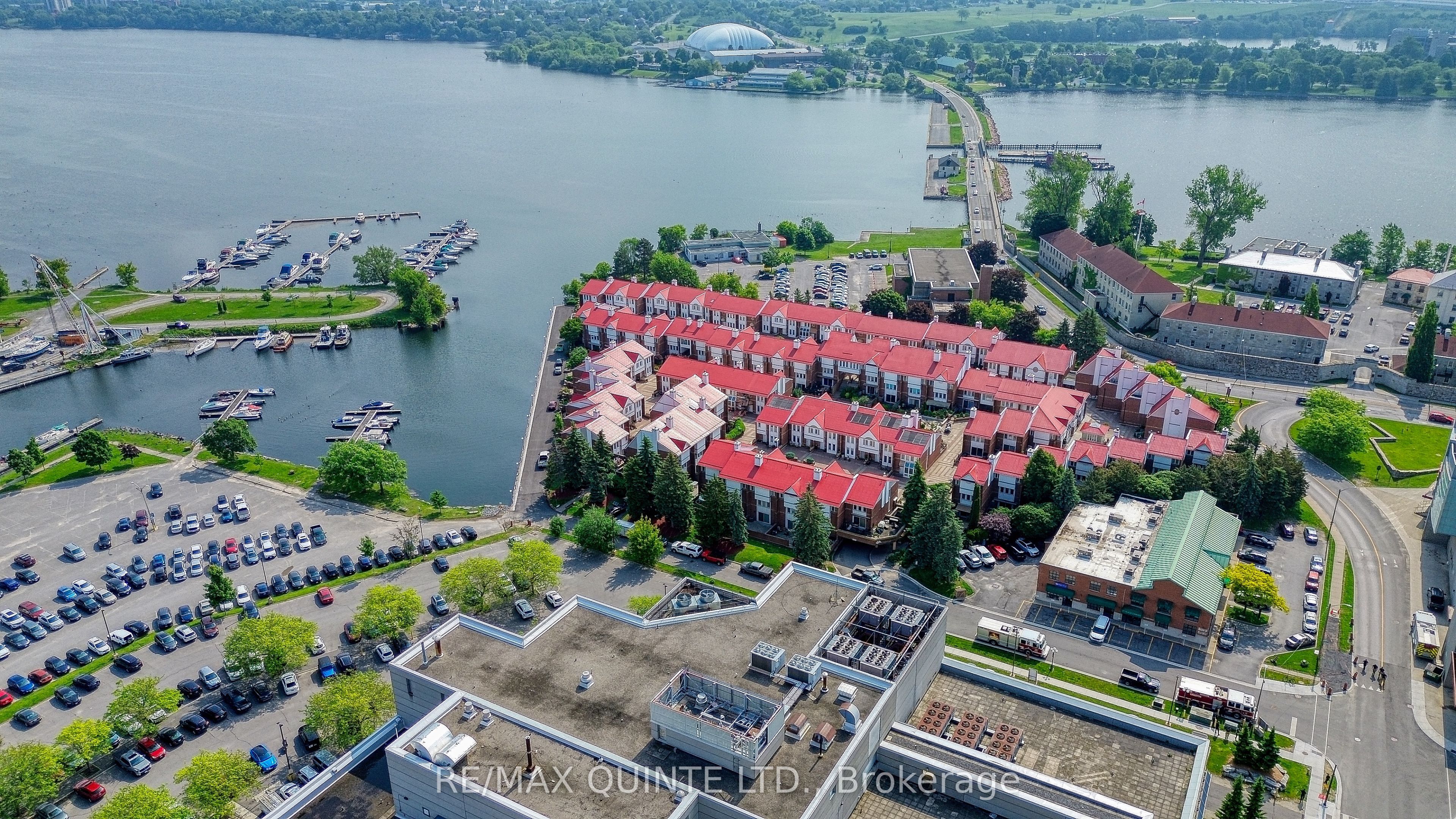 #70 - 1 Place D'armes Property Photo 1