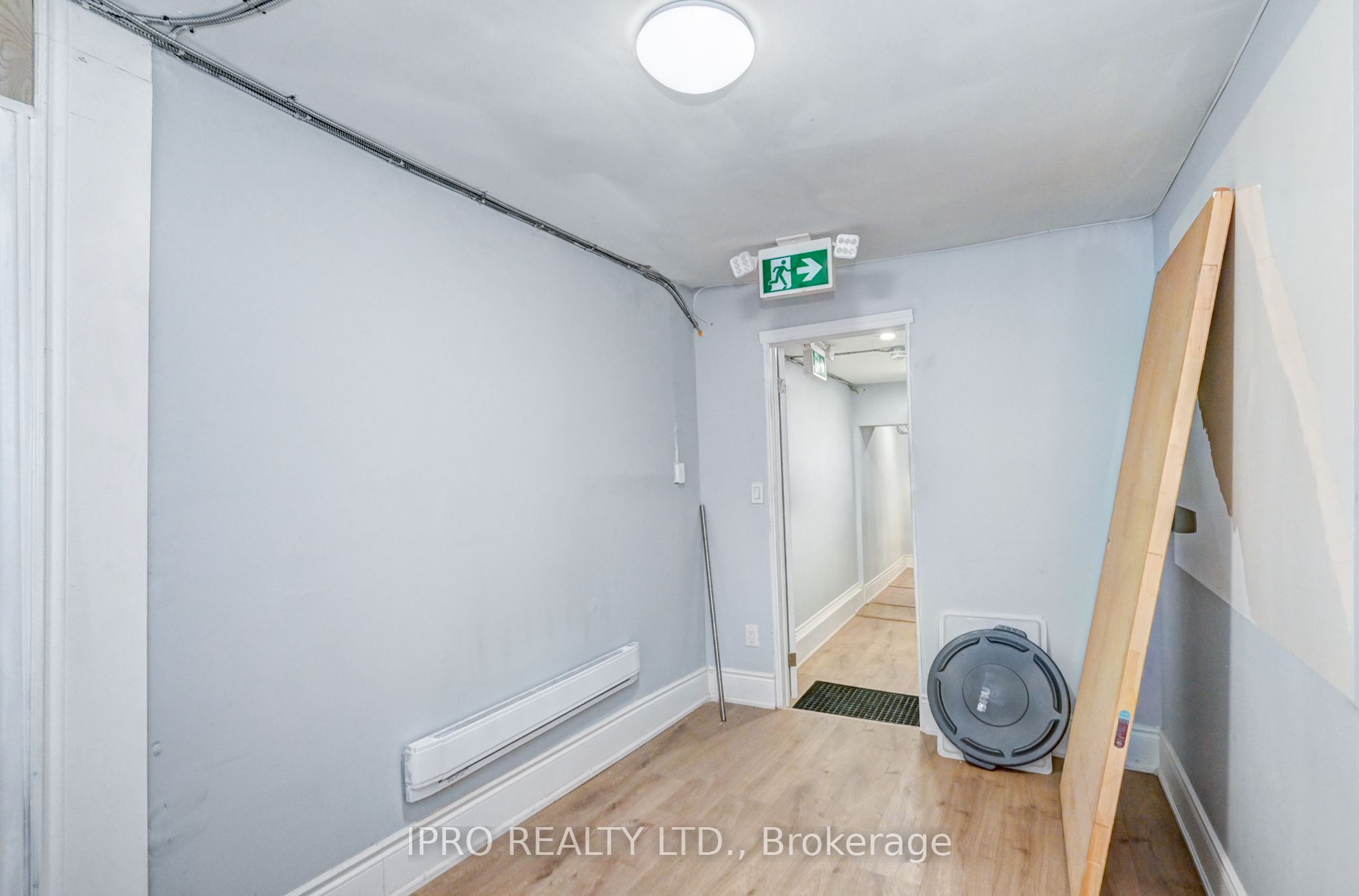 15 Ainslie Street N Property Photo 17