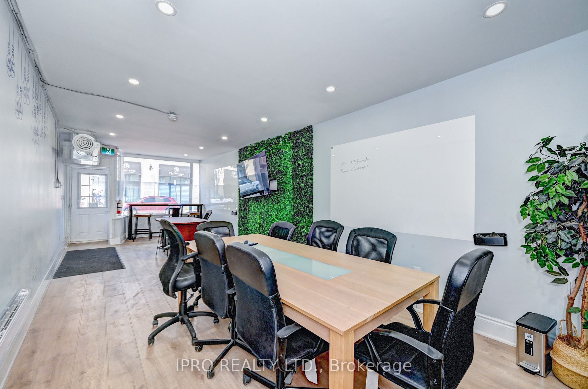 15 Ainslie Street N Property Photo 21