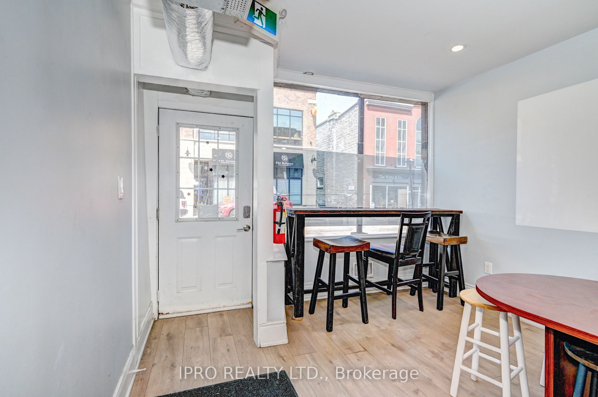 15 Ainslie Street N Property Photo 24