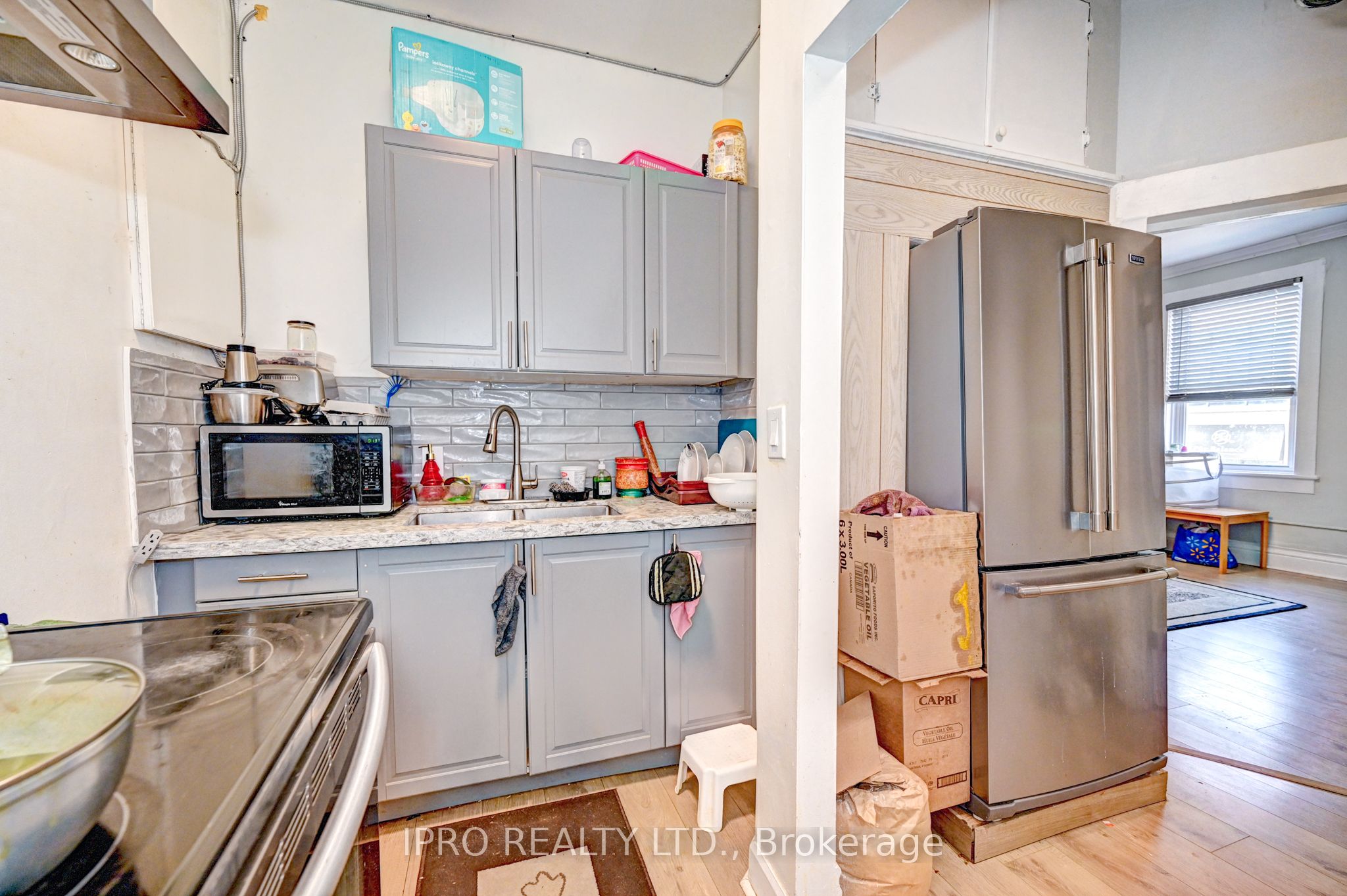 15 Ainslie Street N Property Photo 27