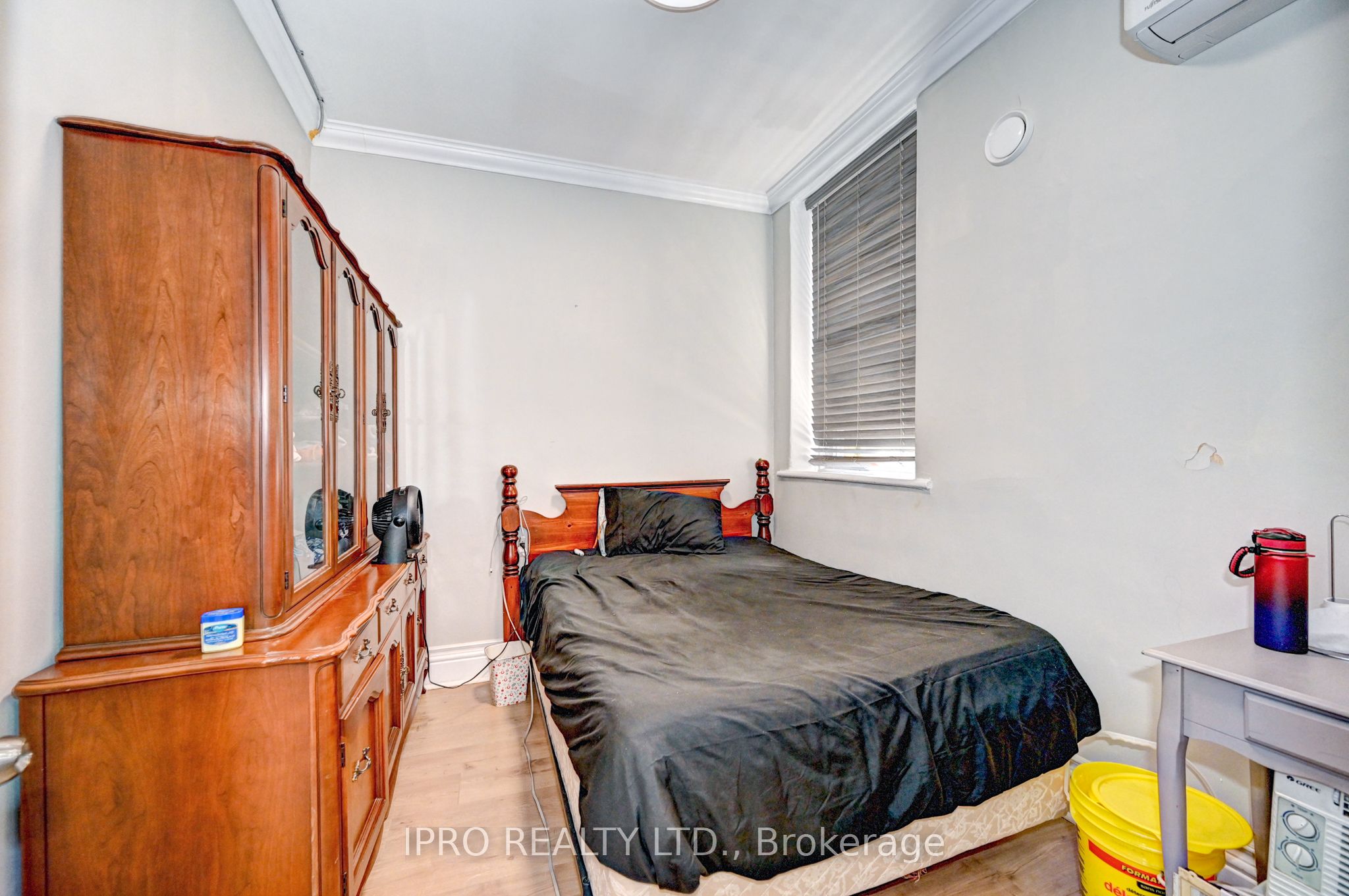 15 Ainslie Street N Property Photo 31
