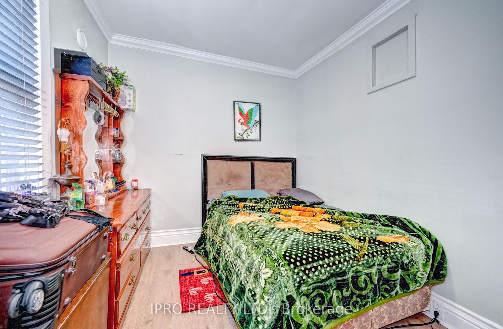 15 Ainslie Street N Property Photo 32