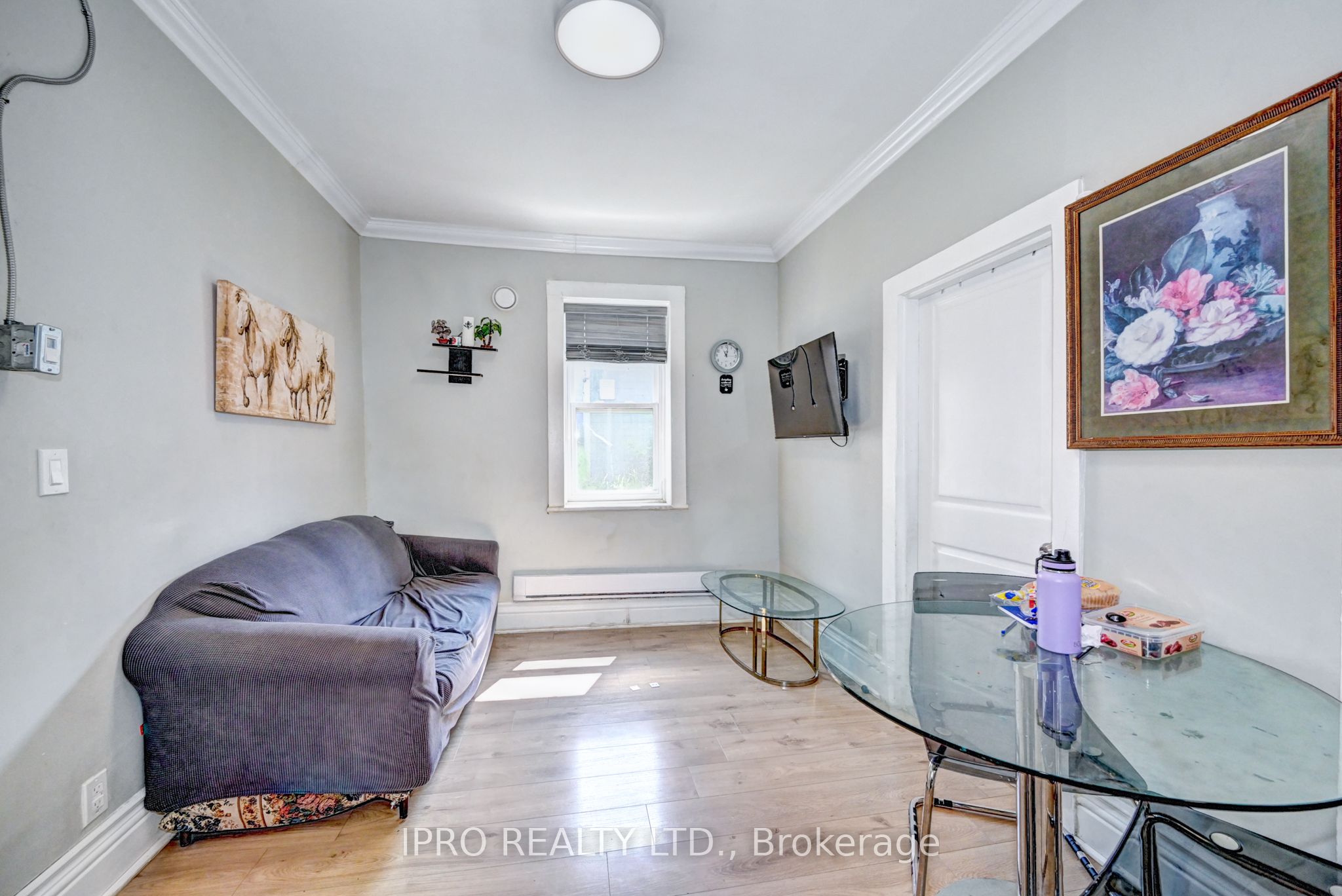 15 Ainslie Street N Property Photo 42