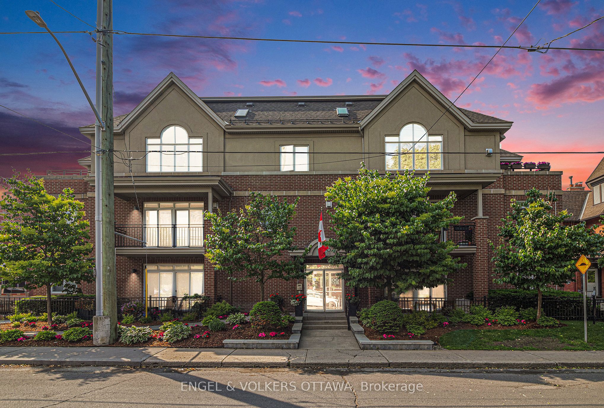 #104 - 400 Mcleod Street Property Photo 1