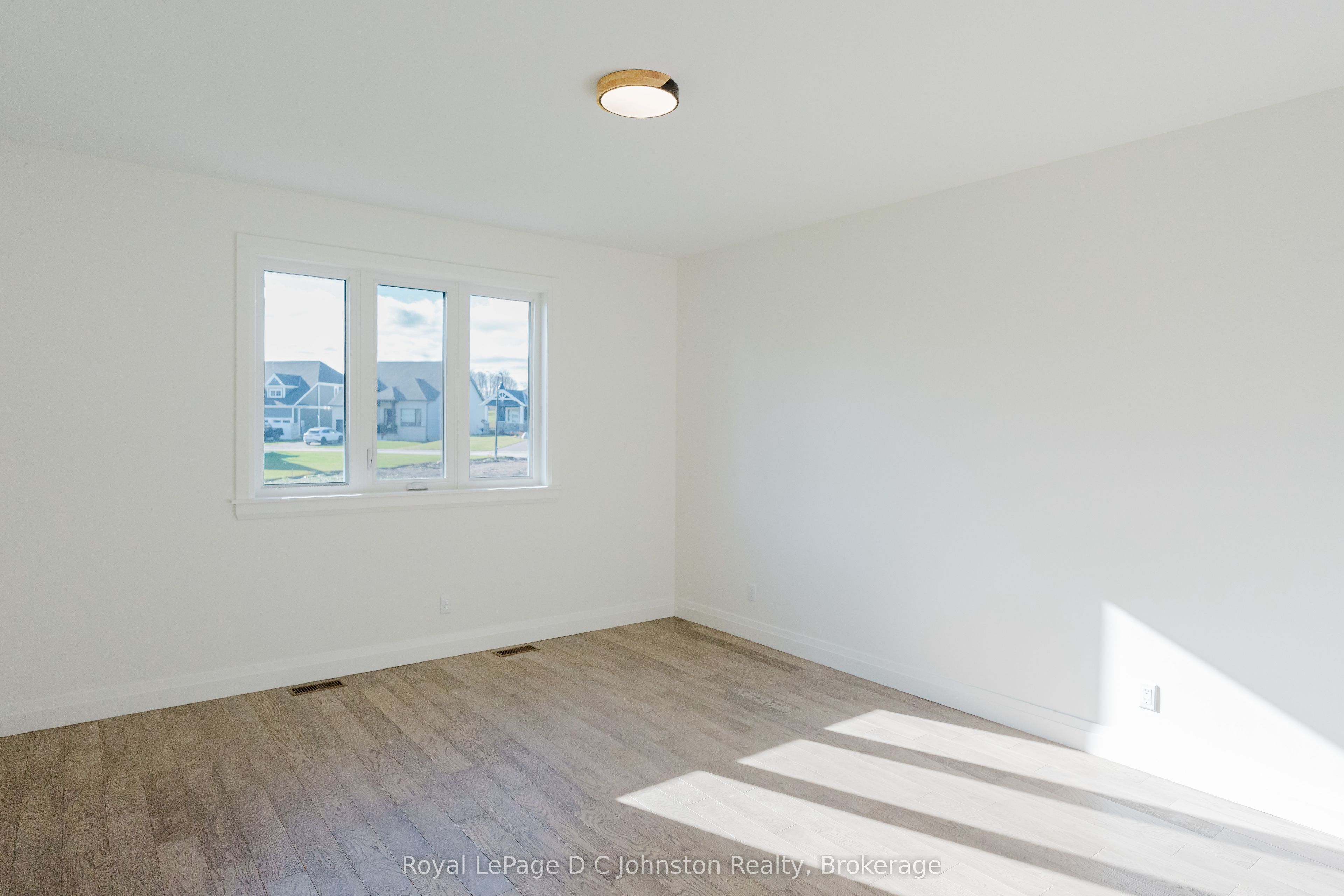 546 Algonquin Trail Property Photo 8