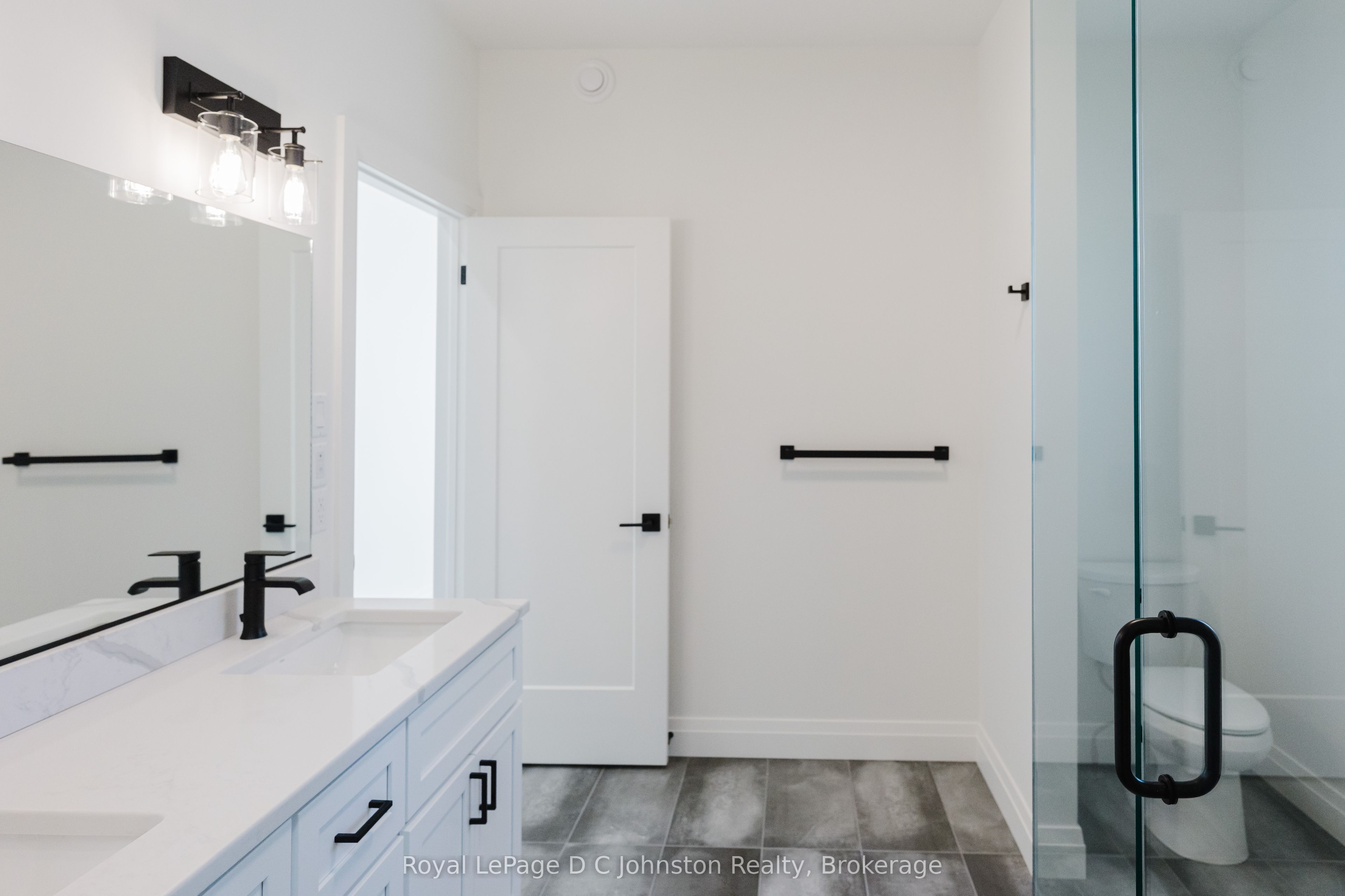 546 Algonquin Trail Property Photo 9