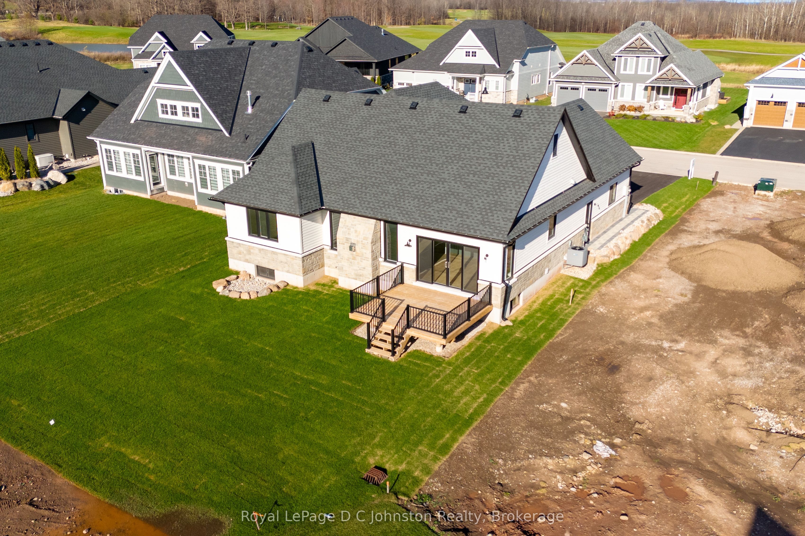 546 Algonquin Trail Property Photo 26