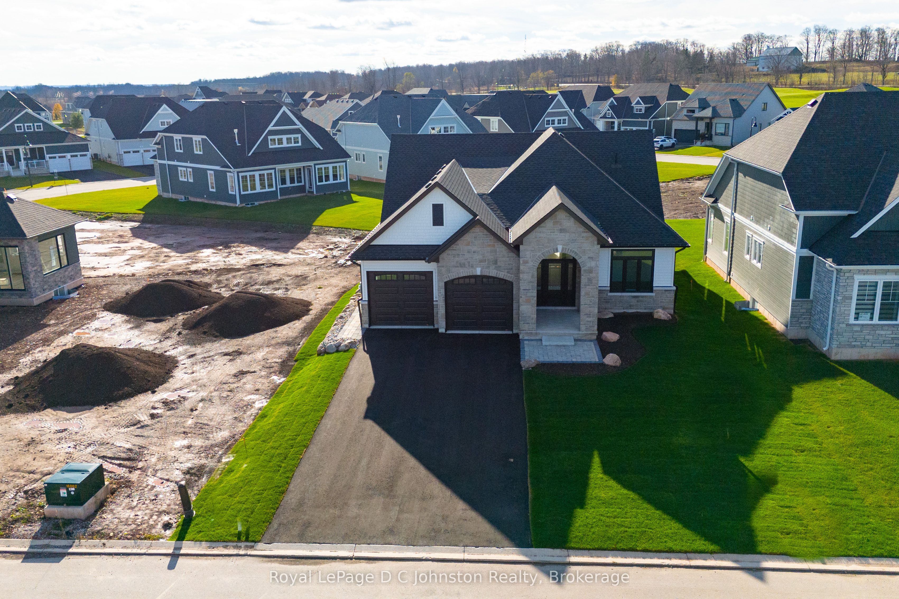 546 Algonquin Trail Property Photo 29