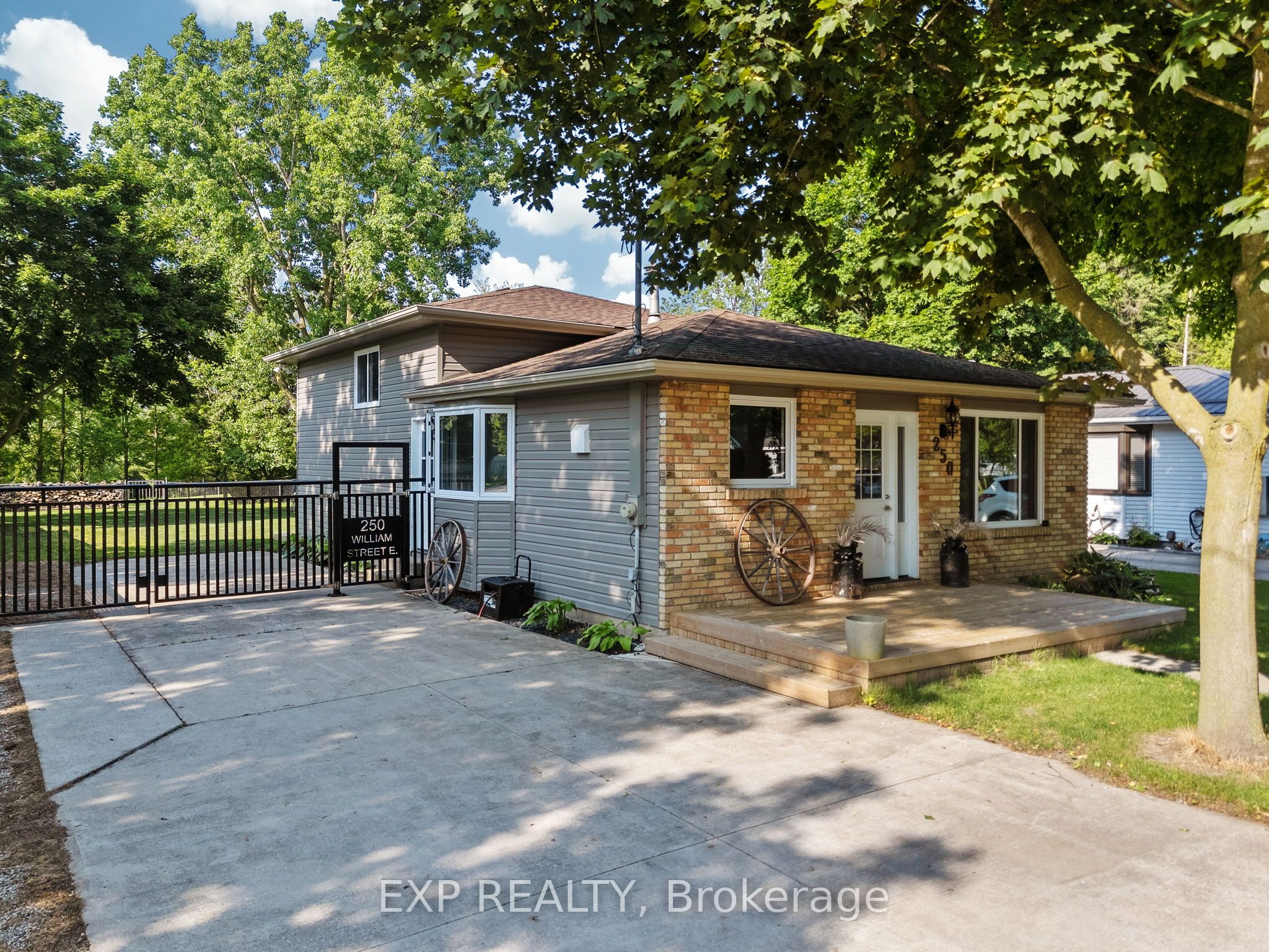 250 William E Street Property Photo 1