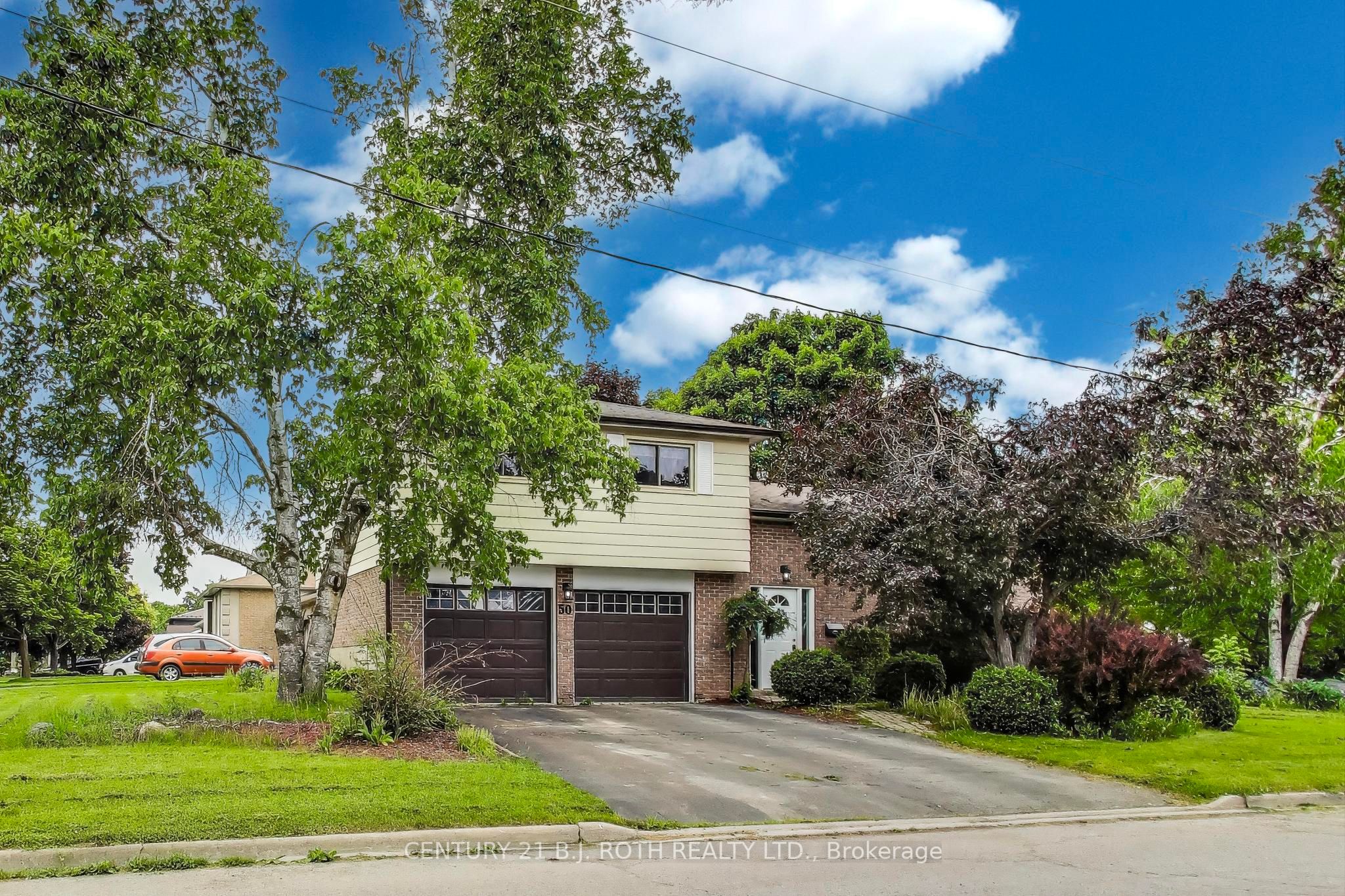 50 Applewood Crescent Property Photo 1