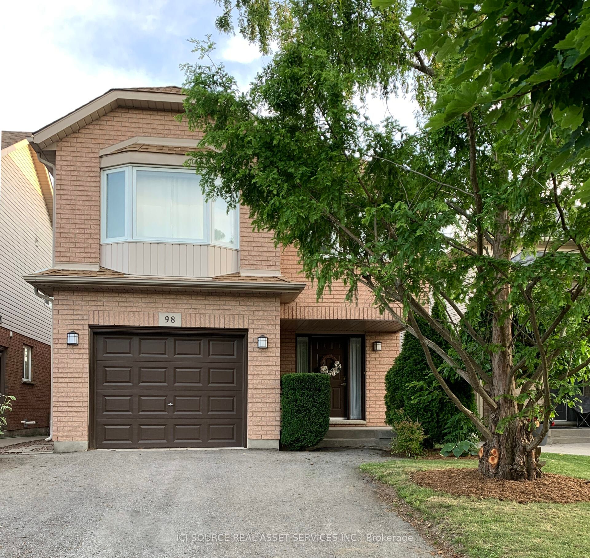 98 Summers Drive Property Photo 1