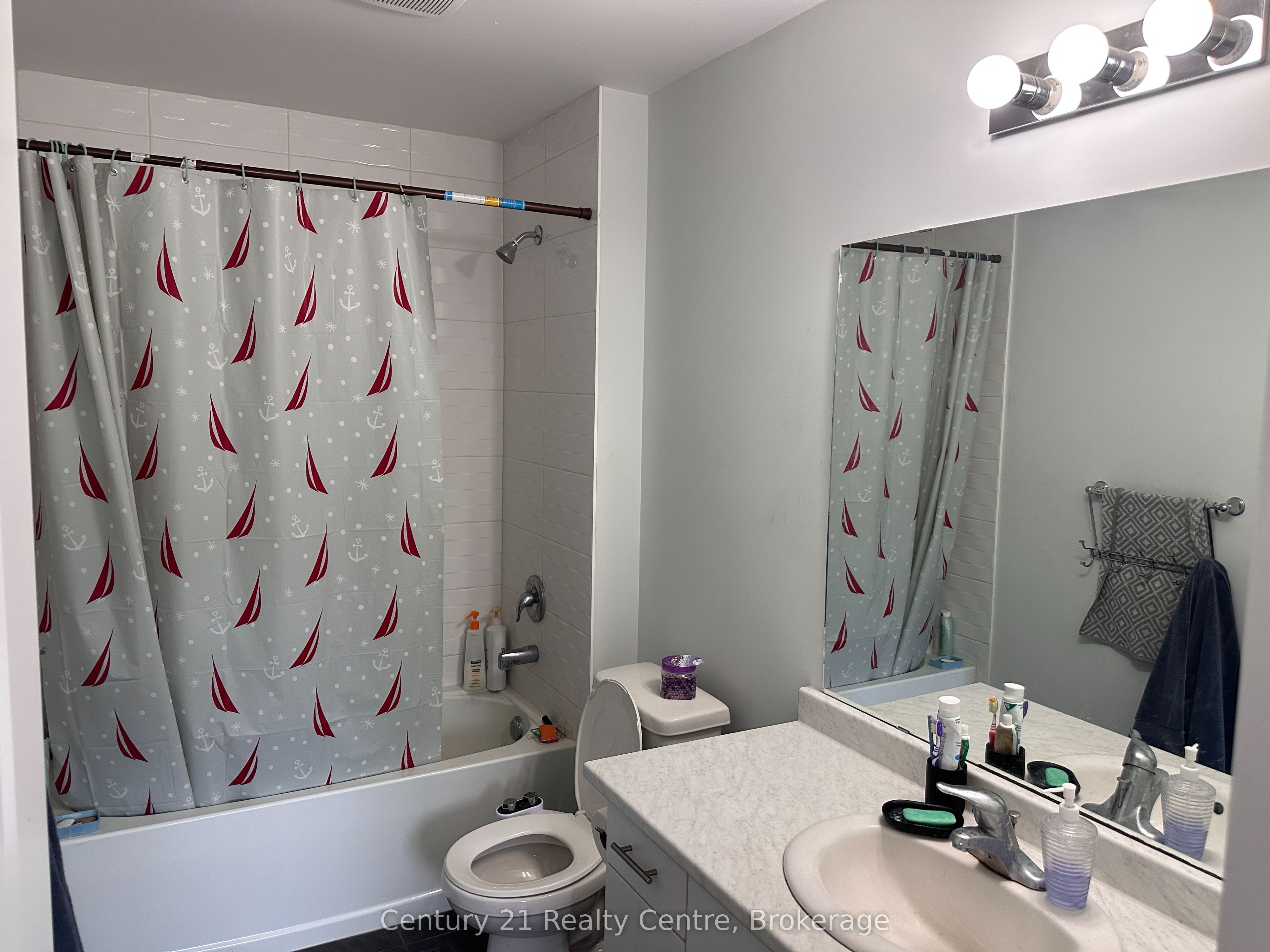 520 Grey Street #32 Property Photo 9